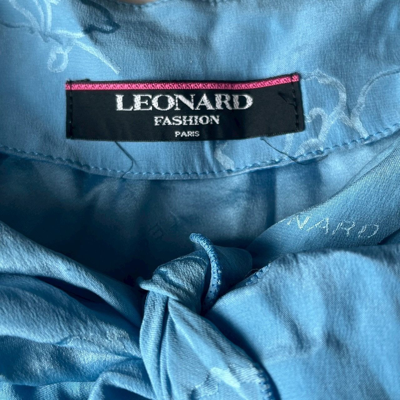 レオナール　シルク花柄リボン付き長袖ブラウス　11R レオナール LEONARD シルクブラウス リボン 花柄 ライトブルー 11R