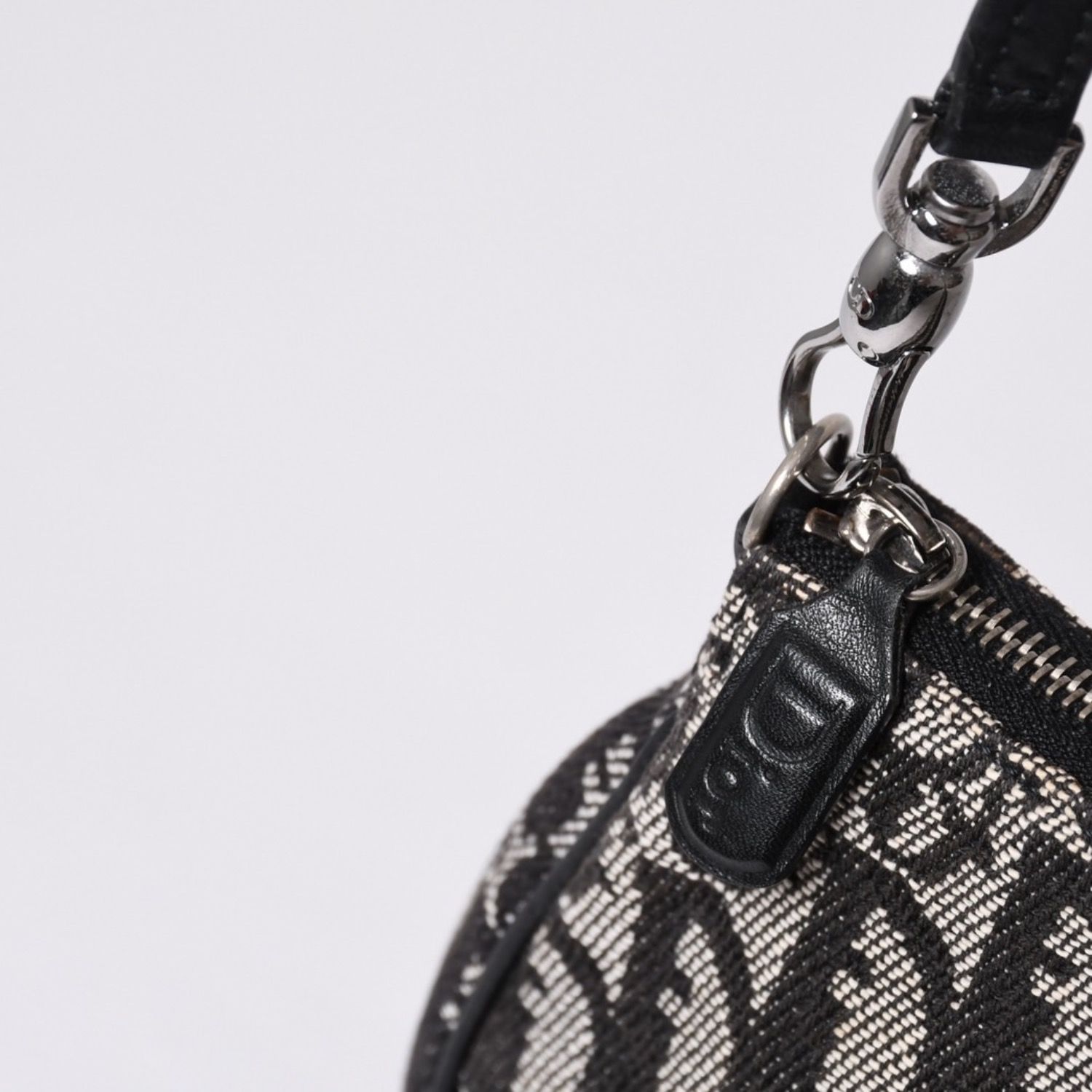 Christian Dior クリスチャンディオール トロッター サドルバッグ ワンショルダーバッグ サドルポーチ MC1012 ブラック 美品 中古 4a000774 Christian Dior クリスチャンディオール トロッター サドルバッグ ワン