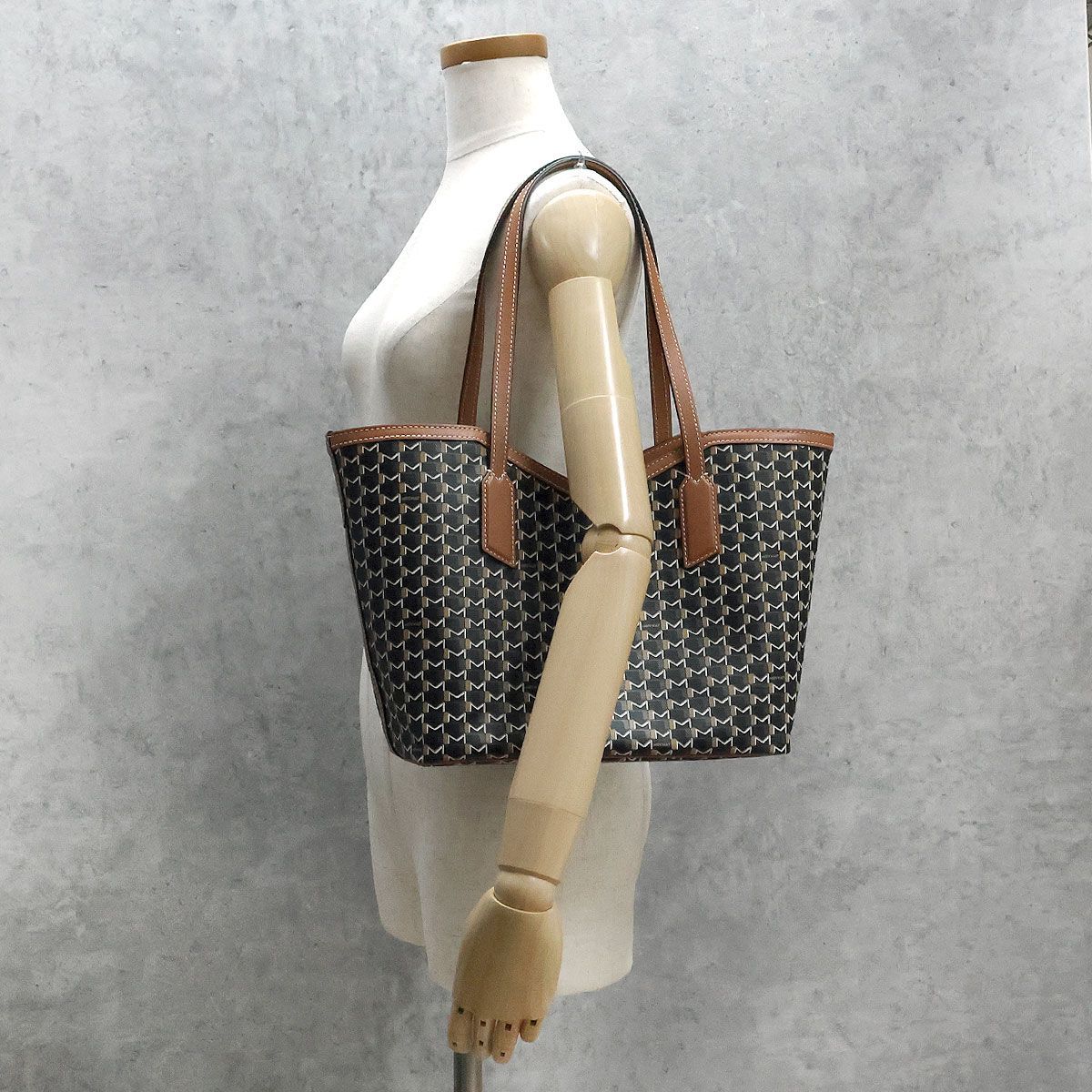 美品 】MOYNAT モワナ トートバッグ M.CABAS HOR PM ポーチ付 ブラック 