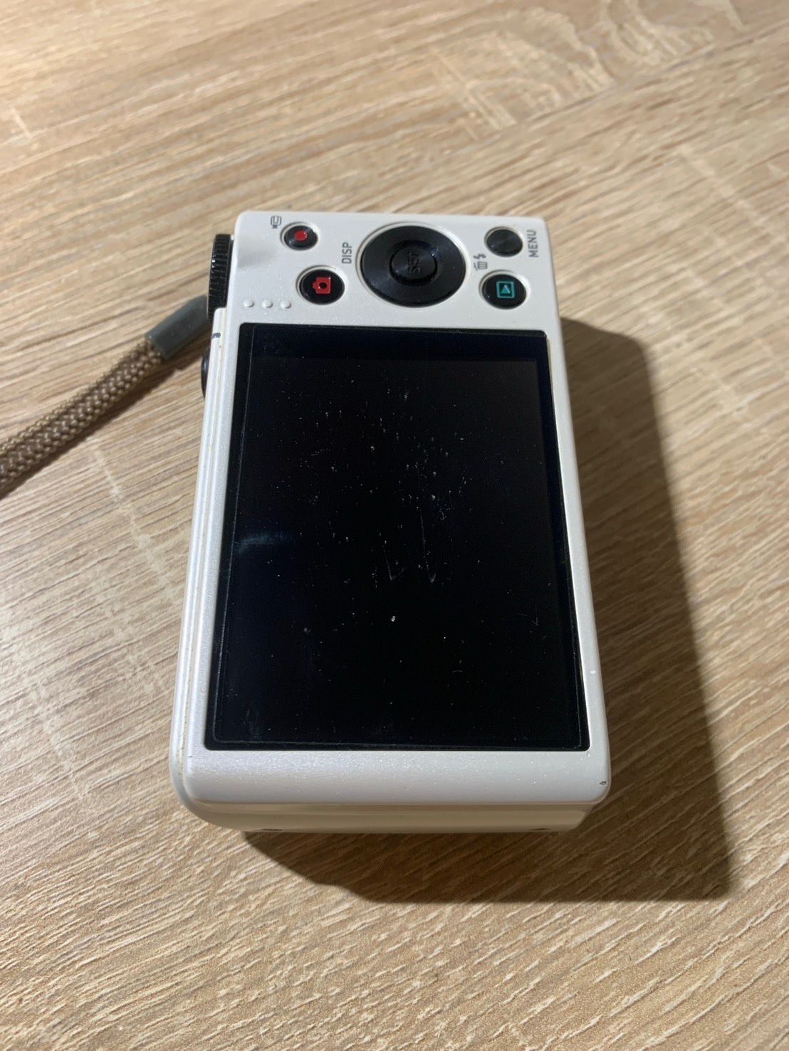 ジャンク品 CASIO EXILIM EX-ZR100 ホワイト 9951 Casio EXILIM EX-ZR100 ホワイト デジカメ ジャンク品【宅