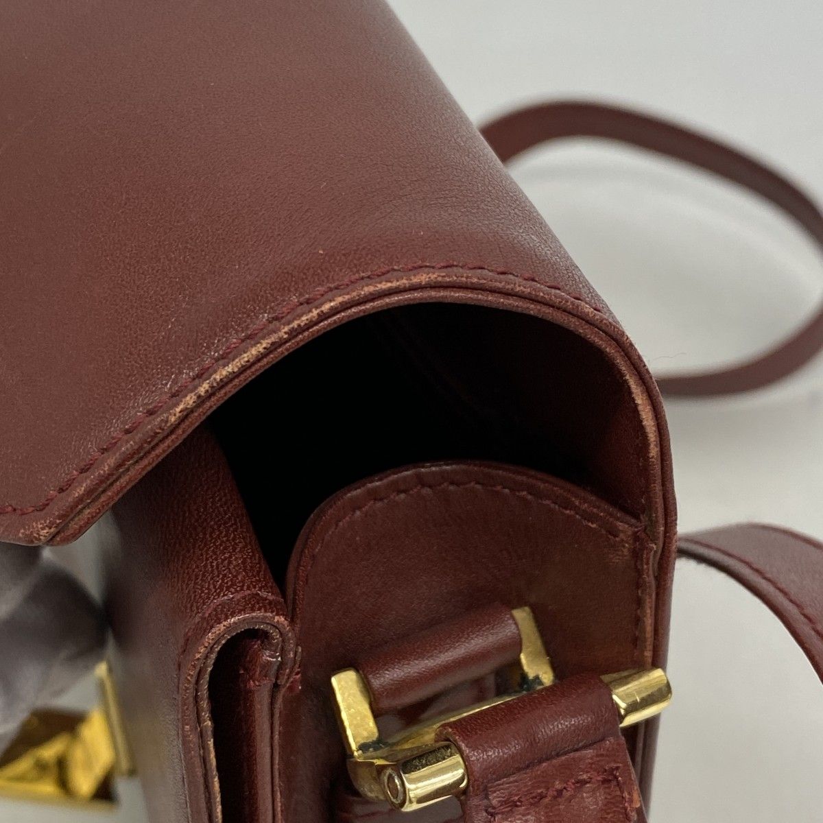 【6dc3253】カルティエ ショルダーバッグ マスト レザー ボルドー ゴールド金具【中古】レディース Cartier - ☆最終価格☆SALE【6dc3253】カルティエ ショルダーバッグ