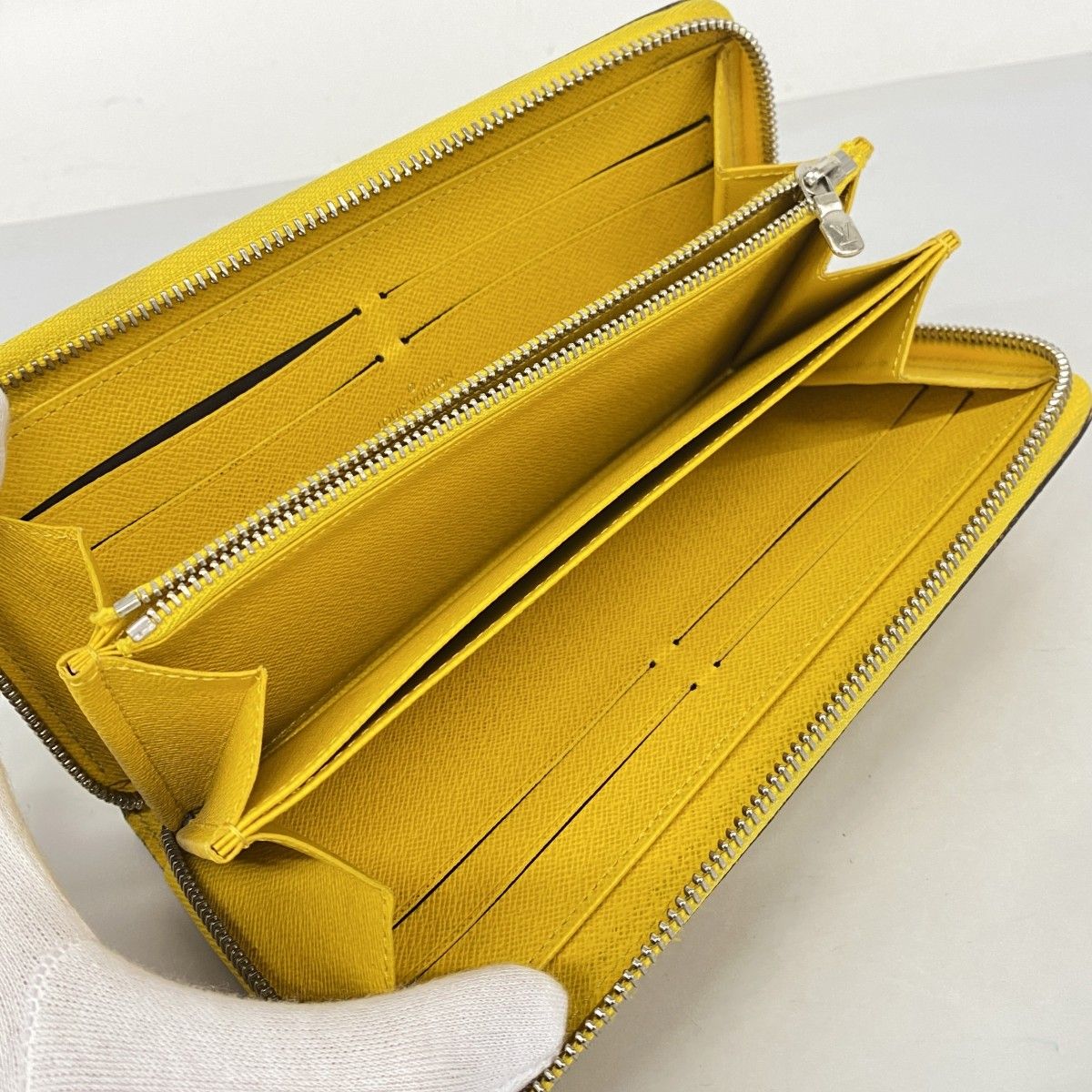 【6dc3518】ルイヴィトン 長財布 エピ ジッピーウォレット M60437 ミモザ【中古】レディース 6dc3518】ルイヴィトン 長財布 エピ ジッピーウォレット M60437 ミモザ