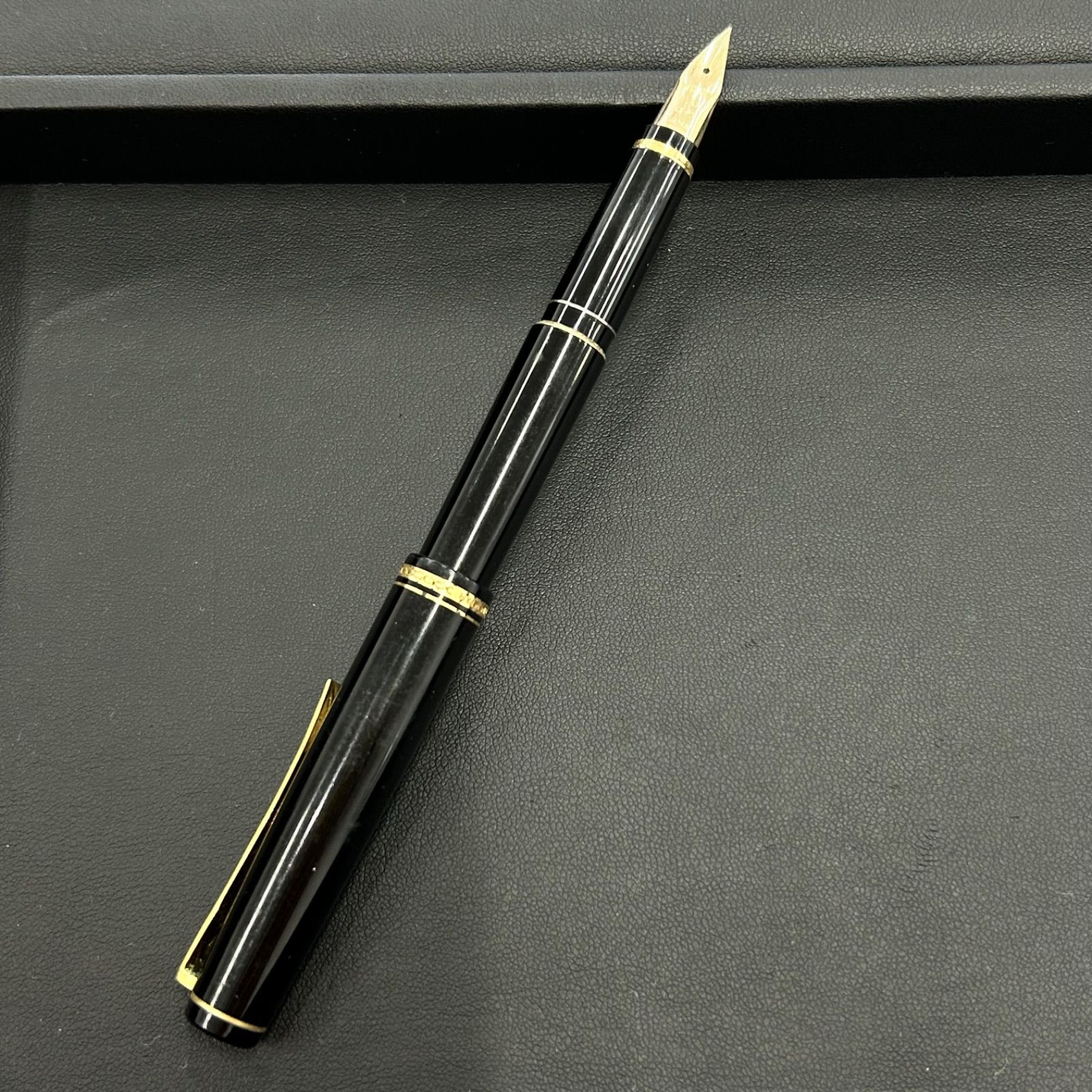 Pilot 万年筆 ELABO 14K SF 2代目1992 Pilot 万年筆 ELABO 14K SF 2代目1992 【公式通販】