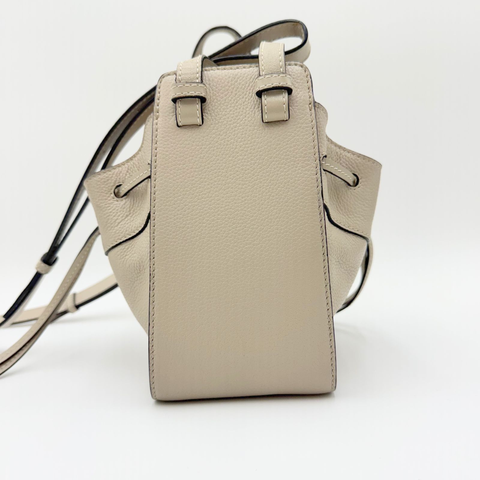 LOEWE ロエベ ハンモック ミニ ショルダー レザー アナグラム サンド LOEWE ロエベ ハンモック ミニ ショルダーバッグ レザー アナグラム