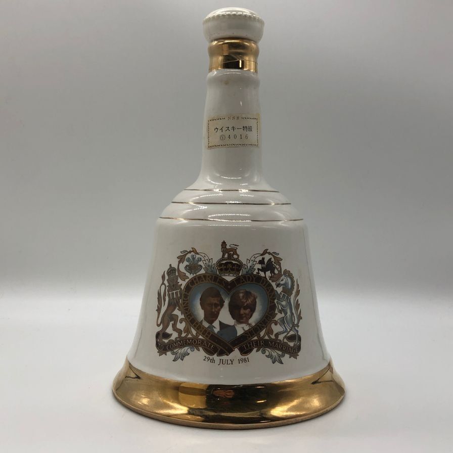 ベルズ チャールズ皇太子 ダイアナ妃 結婚記念陶器ボトル 760ml【N2