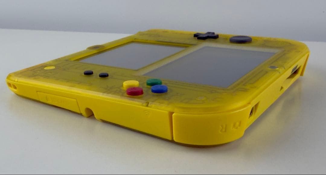 極美品 ニンテンドー 2DS ピカチュウ イエロー 本体 完品 ポケモン 