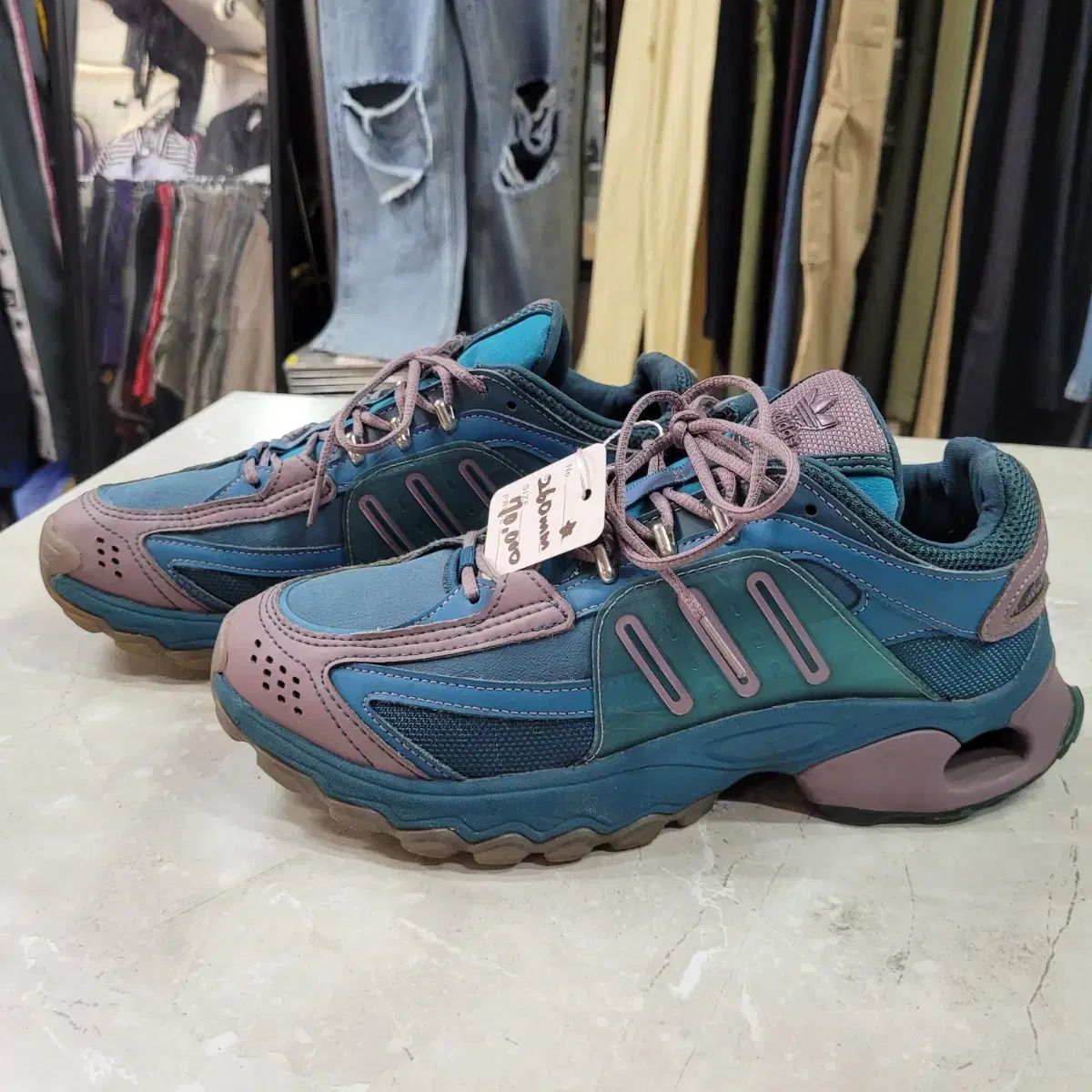 海外 11⁄14 発売予定ザ・シンプソンズ アディダス 最新コラボ adidas