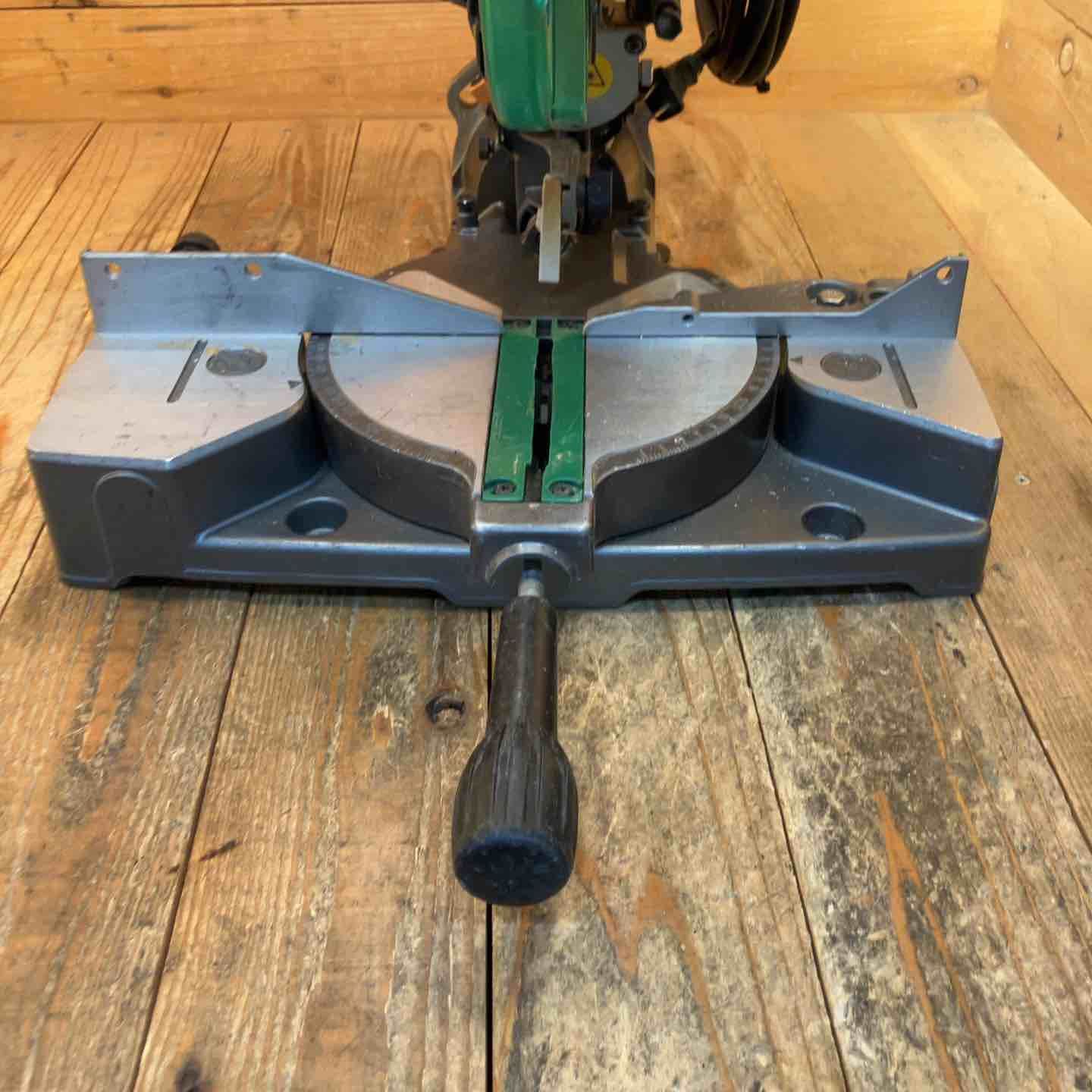 中古品】ハイコーキ(HIKOKI ※旧:日立工機) 190mm 卓上丸のこ C7FCH 