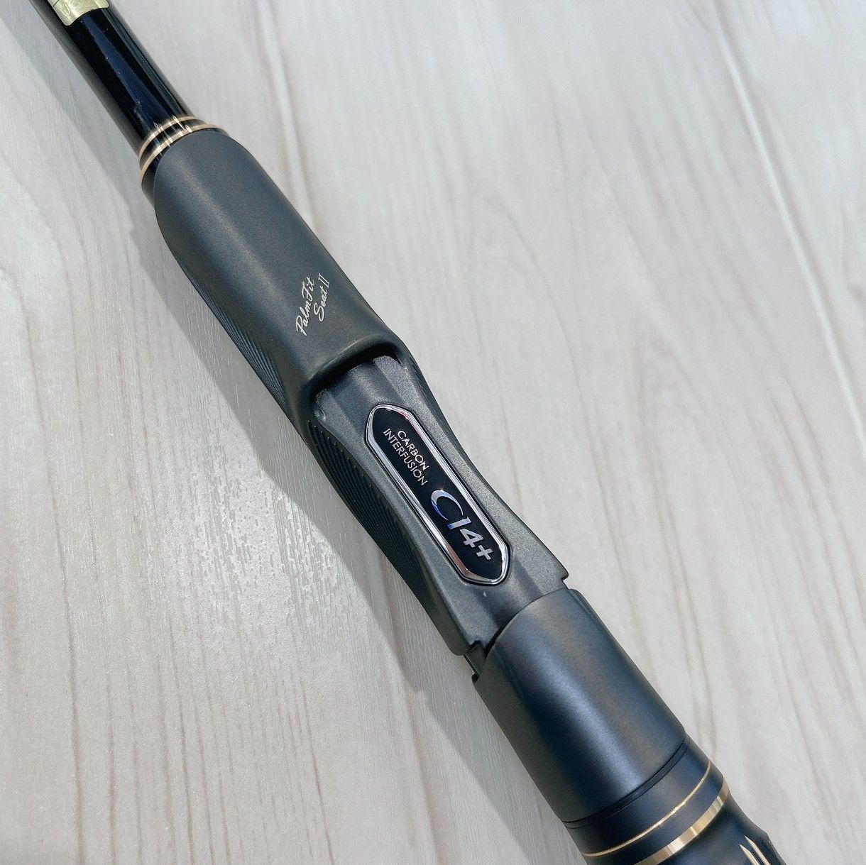 シマノ 鱗海 リミテッド 1-530【未使用に近い】 中古品】シマノ 鱗海リミテッド 0-530 - メルカリ
