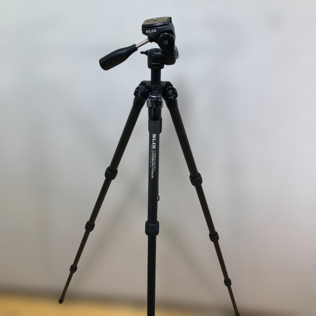 SLIK カーボン724 EX II 三脚 軽量 カーボンファイバー ケース付き 一眼レフ ミラーレス対応 撮影機材 コンパクト三脚 動作確認済　260419-5 SLIK カーボン724 EX II 三脚 軽量 カーボンファイバー ケース付き