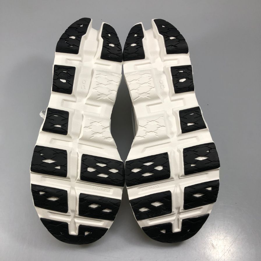 オン ランニングシューズ クラウドモンスター3 【AFC41-2】【中古