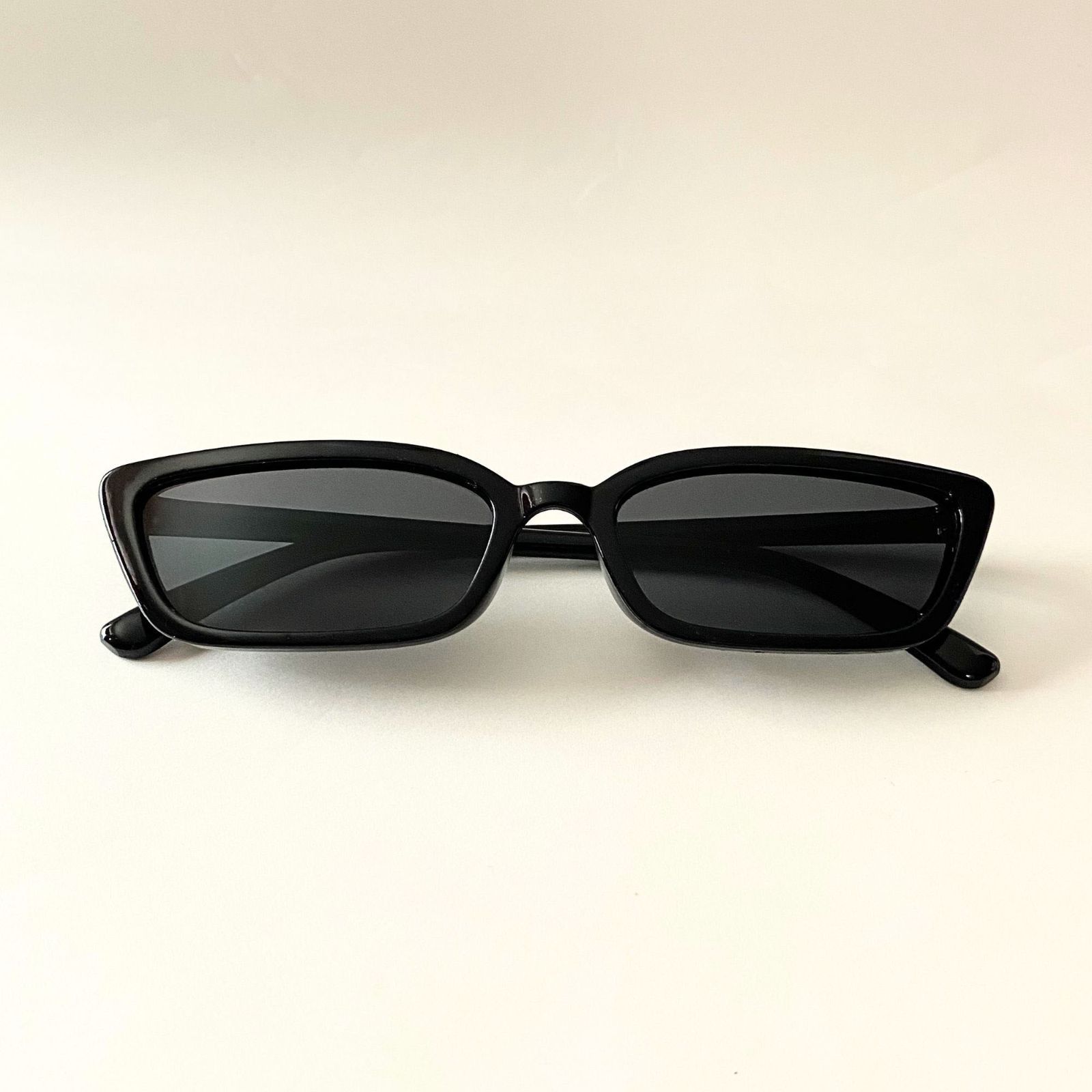 Off-White ブラック キャットアイ サングラス 新品 サングラス ブラック キャットアイ スリム スモークレンズ Y2K