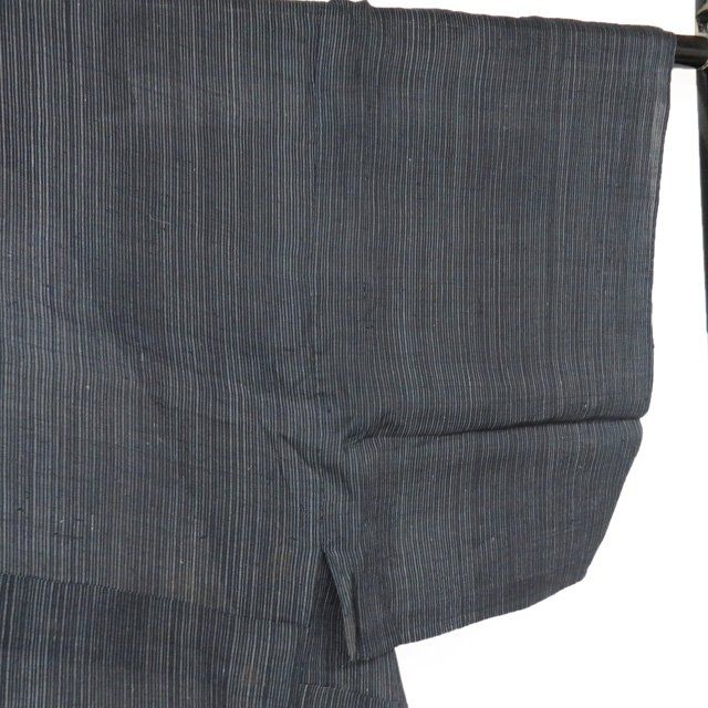 夏物 宮古上布 夏着物 着物 中古 苧麻 カジュアル 素材 材料 縦縞模様 ストライプ 黒色 身丈139cm 裄65cm SA きもの北條 A1350-1 夏物 宮古上布 夏着物 着物 中古 苧麻 カジュアル 素材 材料 縦縞模様