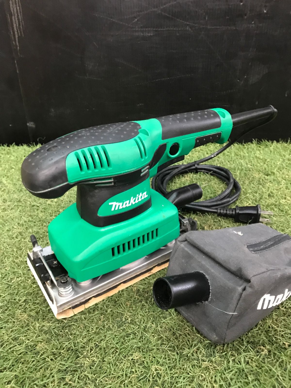 【中古品】【0906】makita(マキタ) DIY 電動仕上サンダ M931　IT5AGJB71A9I