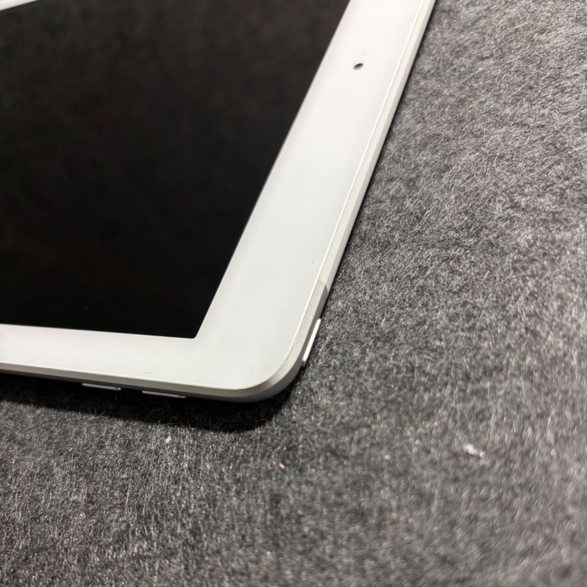 Apple iPad 第6世代 32GB シルバー Wi-Fi+Cellular - メルカリ