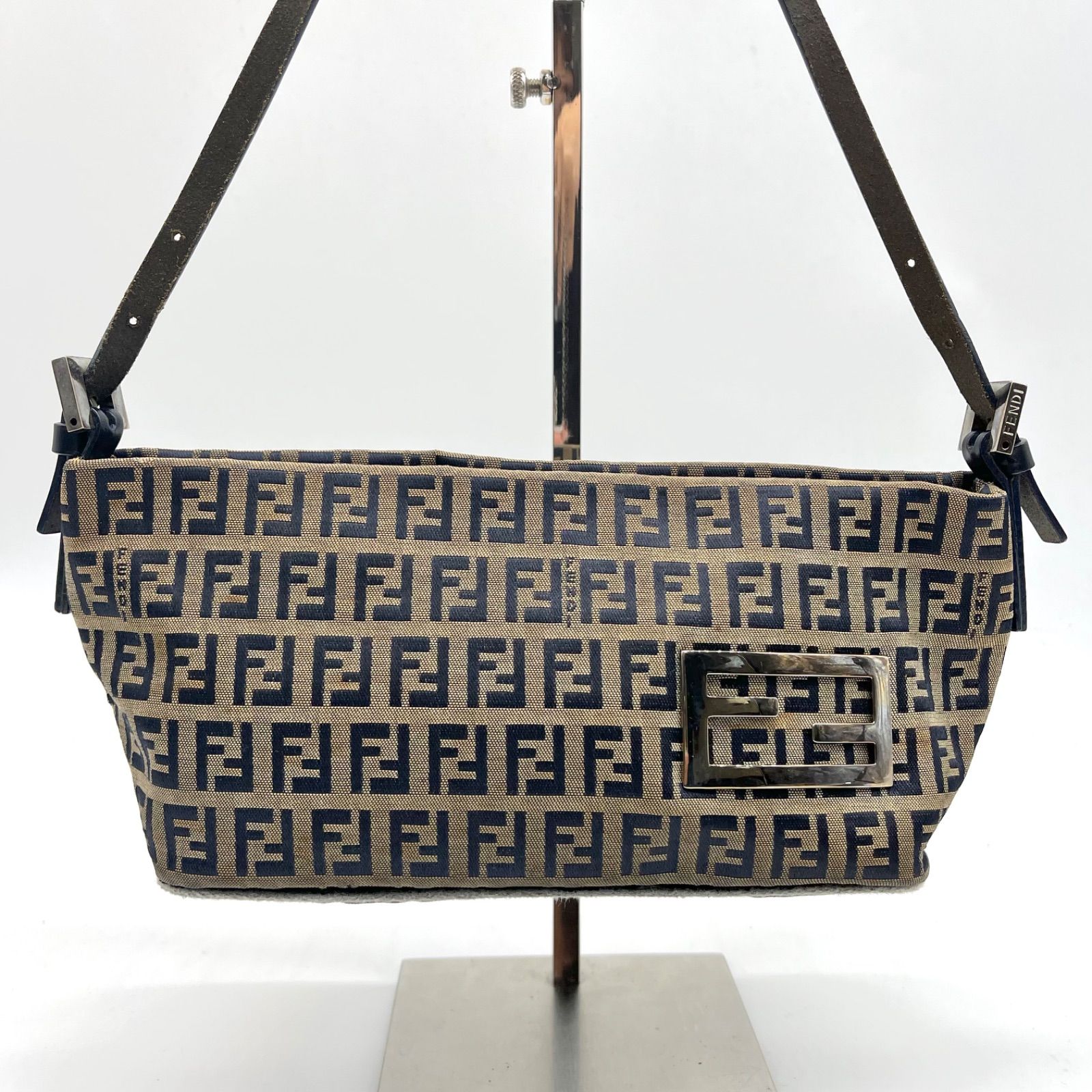 FENDI フェンディ ズッキーノ柄 FF金具 アクセサリーポーチ 