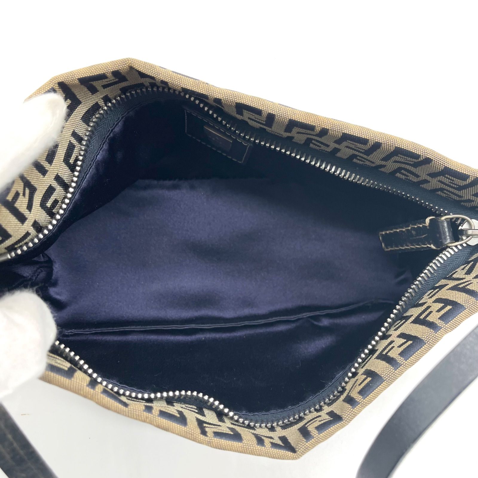 FENDI フェンディ ズッキーノ柄 FF金具 アクセサリーポーチ 
