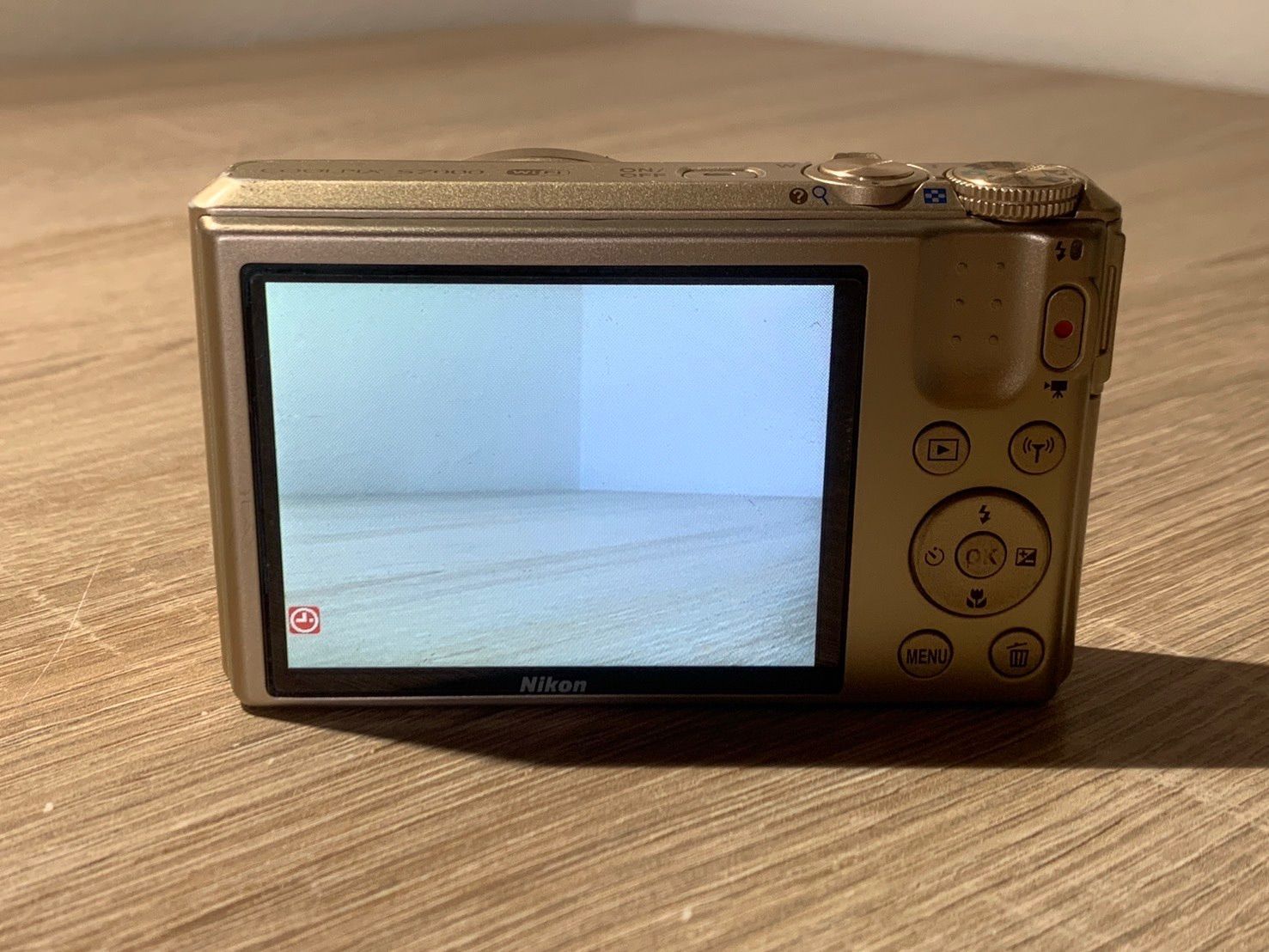 カメラ 9999 Nikon COOLPIX S7000 ゴールド デジカメ ジャンク品【ネ】