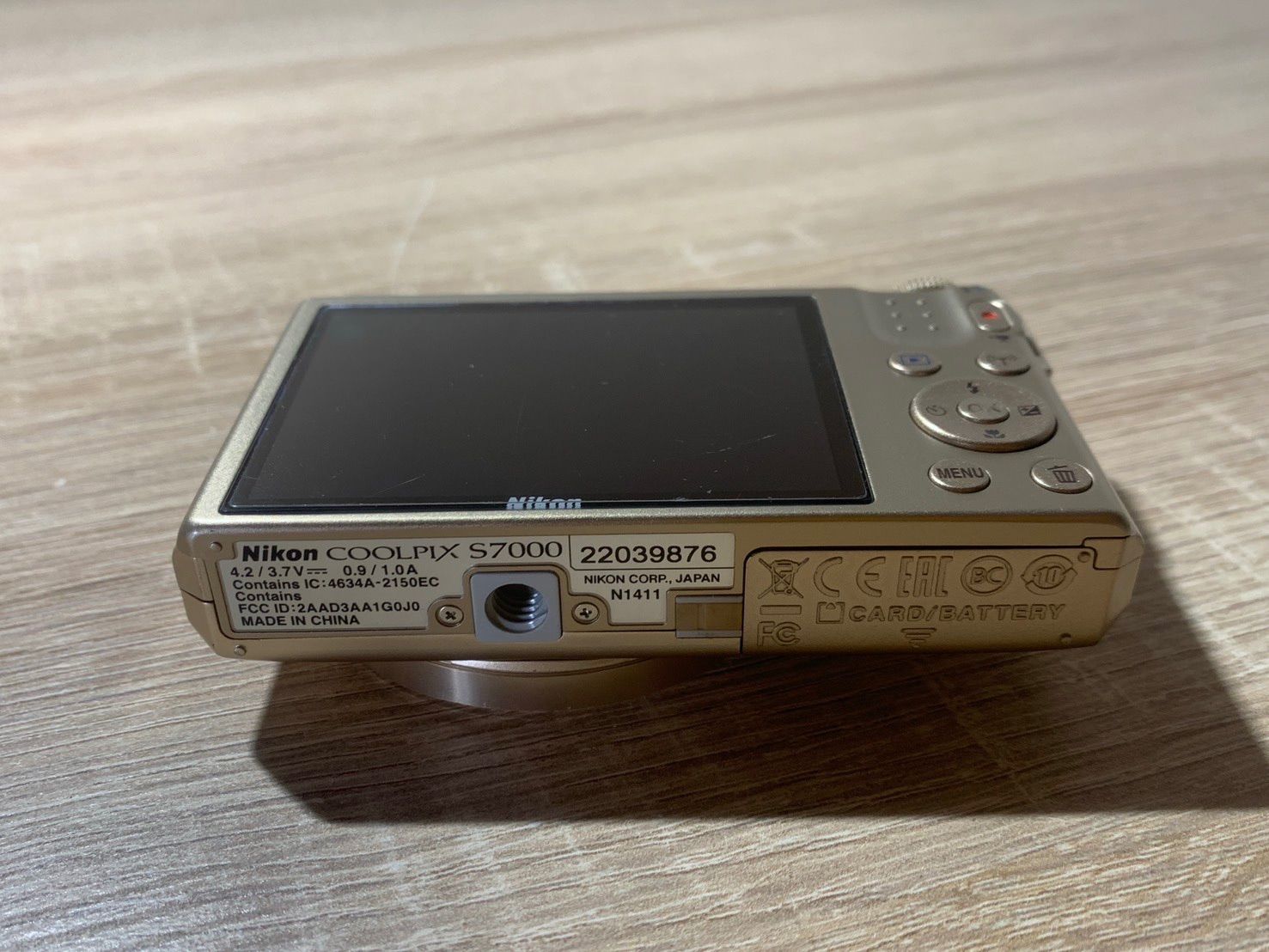 カメラ 9999 Nikon COOLPIX S7000 ゴールド デジカメ ジャンク品【ネ】