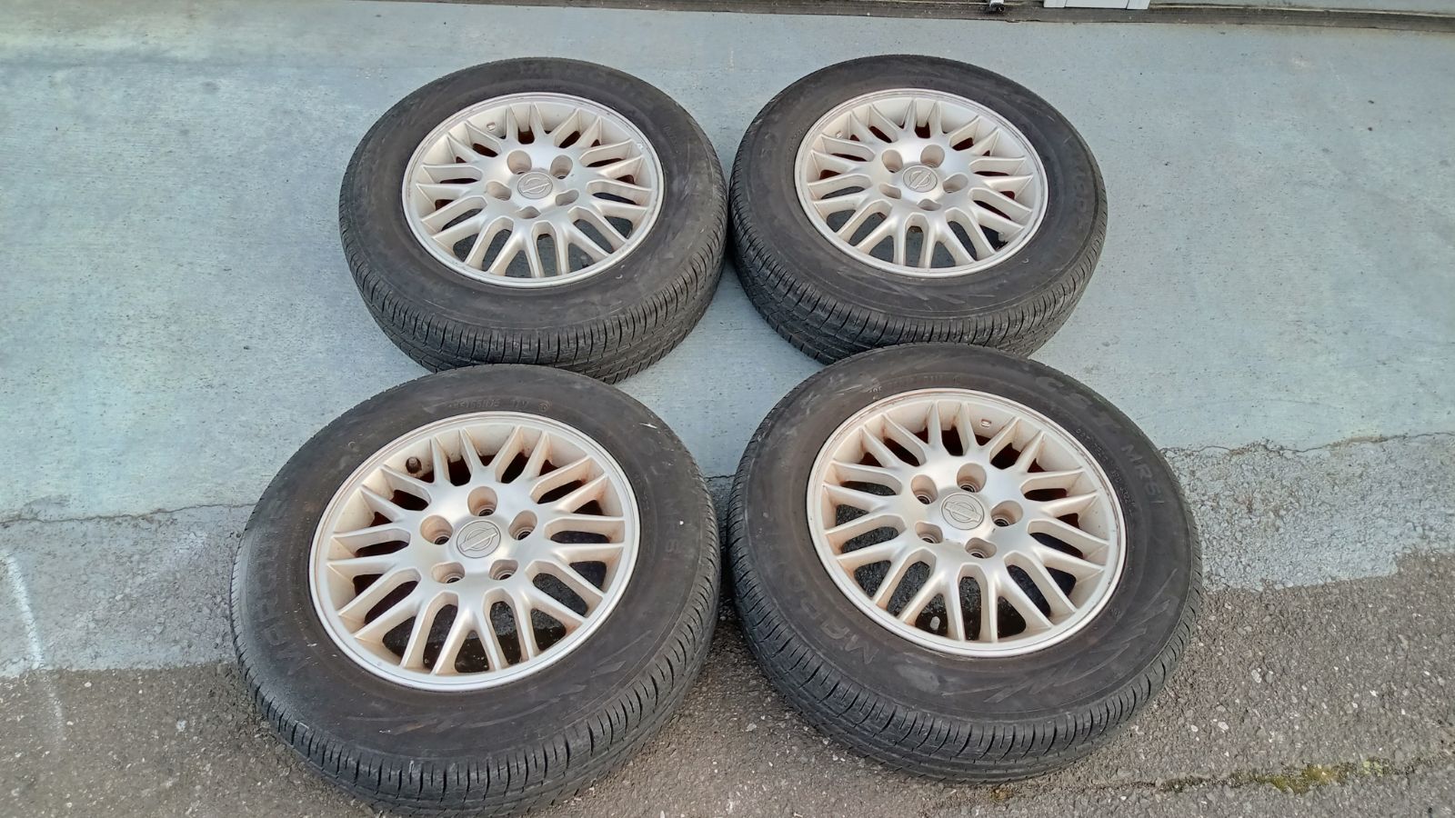 日産純正ホイールタイヤセット 195/65R15 No.126 - メルカリ