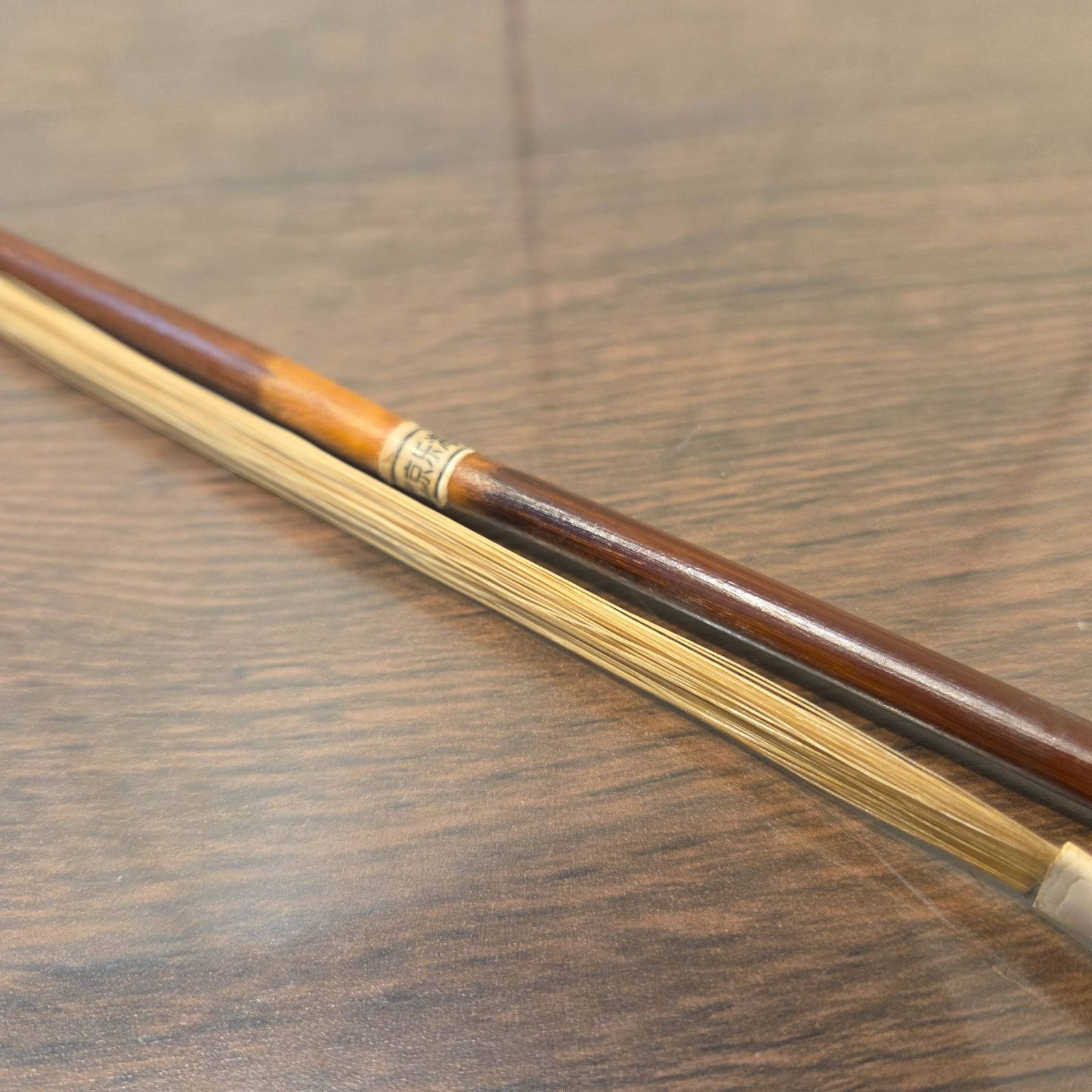 楽器・機材 弦楽器 二胡 弓・ ケース付き 蛇皮 中国 ◇