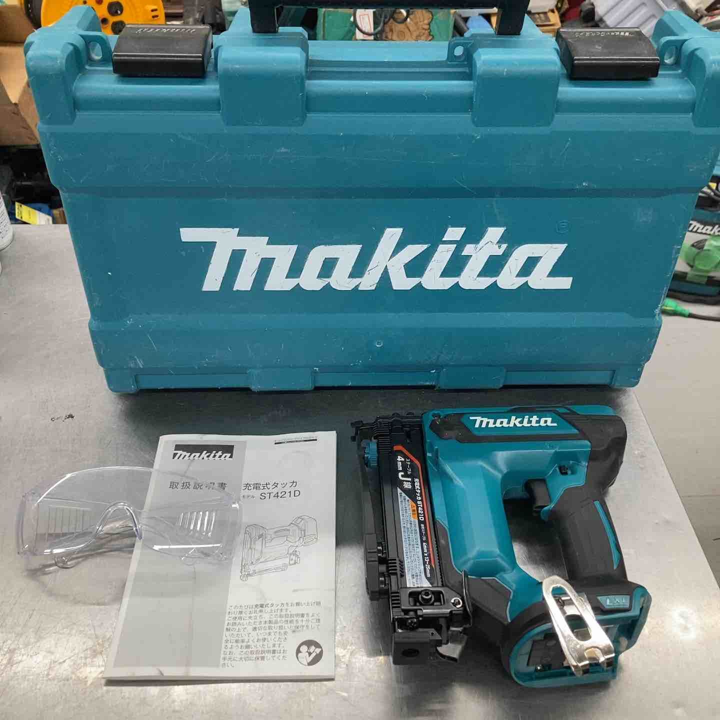 ☆マキタ(makita)18V コードレスタッカー ST421DZK 本体+ケース 4mmJ線 