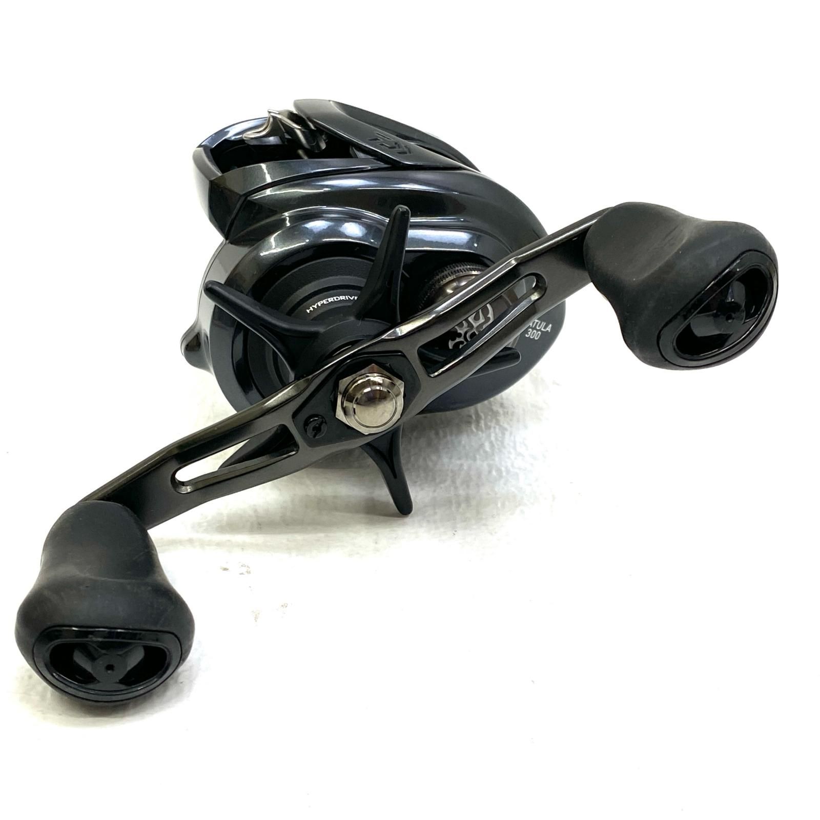 DAIWA ダイワ TATULA300 ベイトリール 左巻き 本体のみ 中古 楽天市場】□□【中古】DAIWA ダイワ 21 タトゥーラ TW 300XHL 左巻き