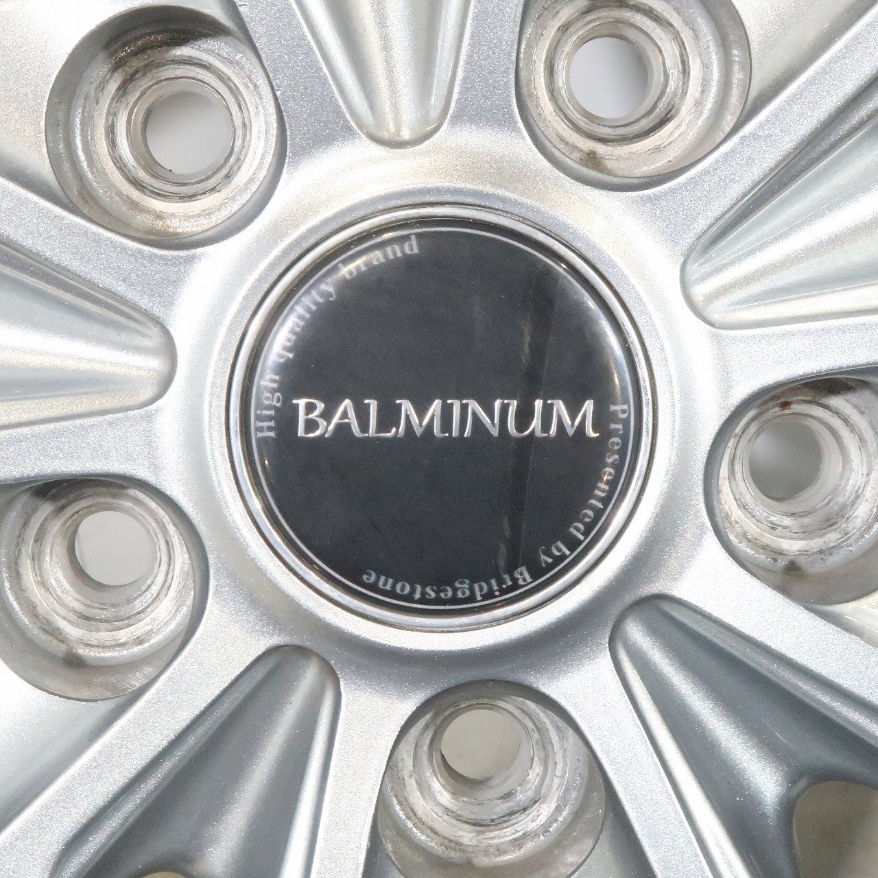 ☆バリ溝☆2020年スタッドレス・ノア・ヴォクシー等☆　BALMINUM　15インチ　6J　PCD114.3　5穴　ET53　ハブ径約73　BRIDGESTONE　BLIZAK VRX2　195/65R15　整理番号：NG2024/05/13③ BRIDGESTONE（ブリヂストン） 【バリ溝】バルミナ 15in 6J +45 PCD114