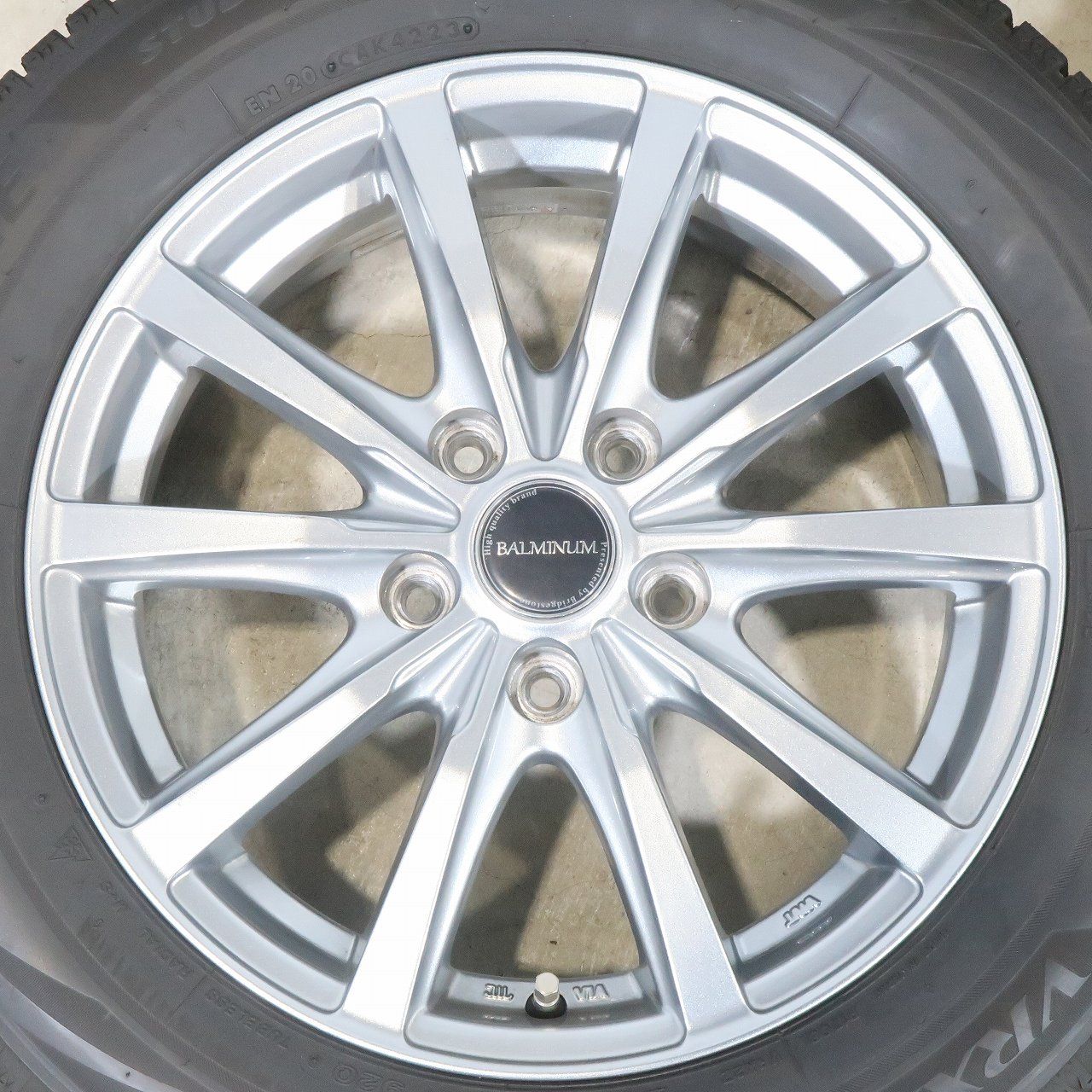☆バリ溝☆2020年スタッドレス・ノア・ヴォクシー等☆　BALMINUM　15インチ　6J　PCD114.3　5穴　ET53　ハブ径約73　BRIDGESTONE　BLIZAK VRX2　195/65R15　整理番号：NG2024/05/13③ BRIDGESTONE（ブリヂストン） 【バリ溝】バルミナ 15in 6J +45 PCD114