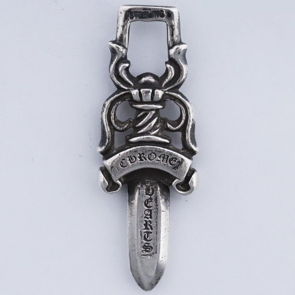 CHROME HEARTS #10 ダガーペンダント オールド シルバー - メルカリ