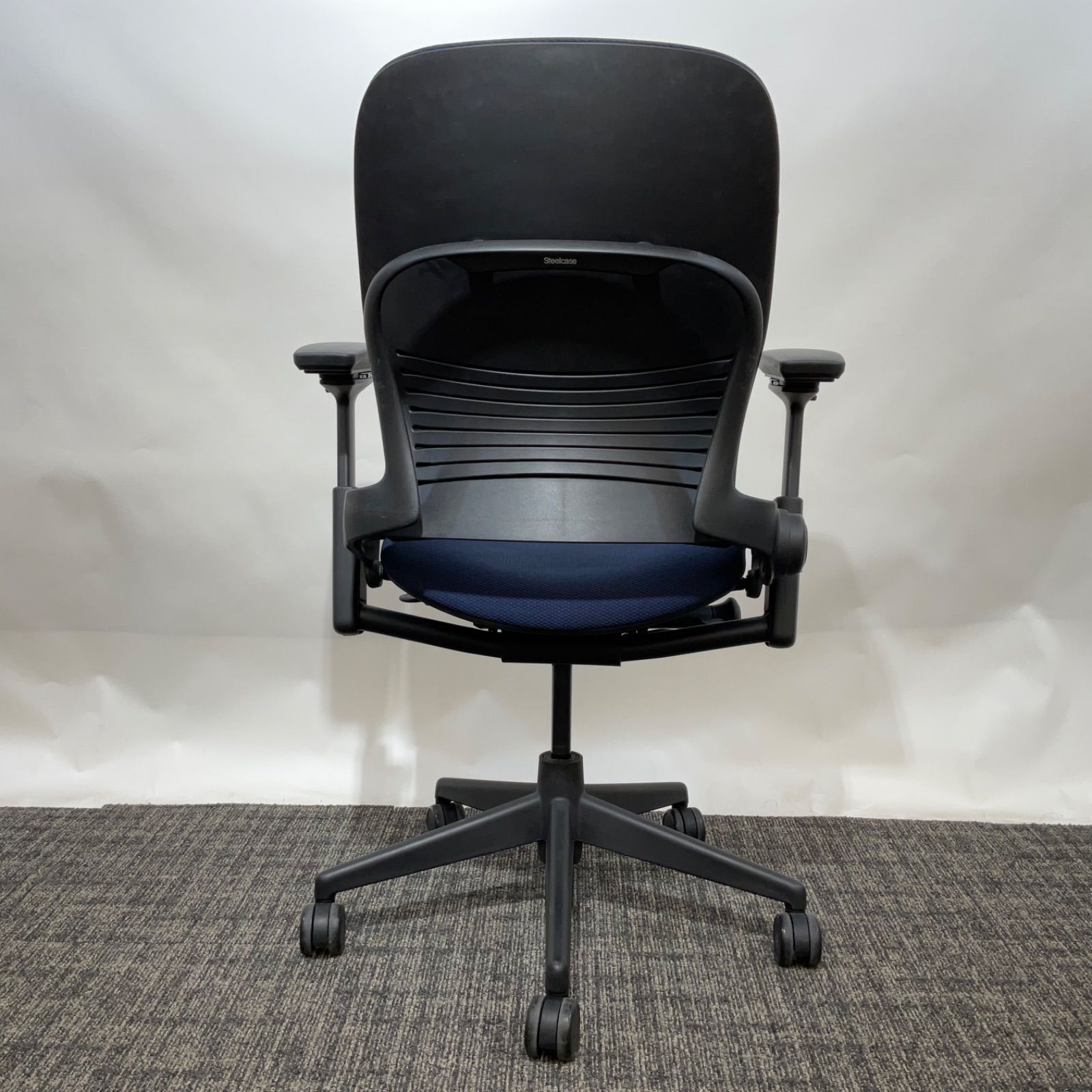 Steelcase・スチールケース】Leap V2(リープV2)【動作良好!!・清掃済み