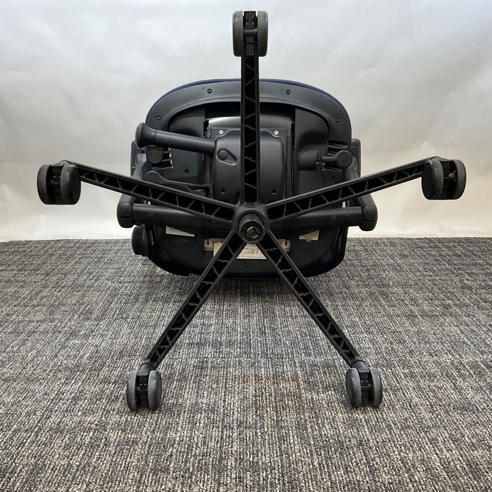Steelcase・スチールケース】Leap V2(リープV2)【動作良好!!・清掃済み 