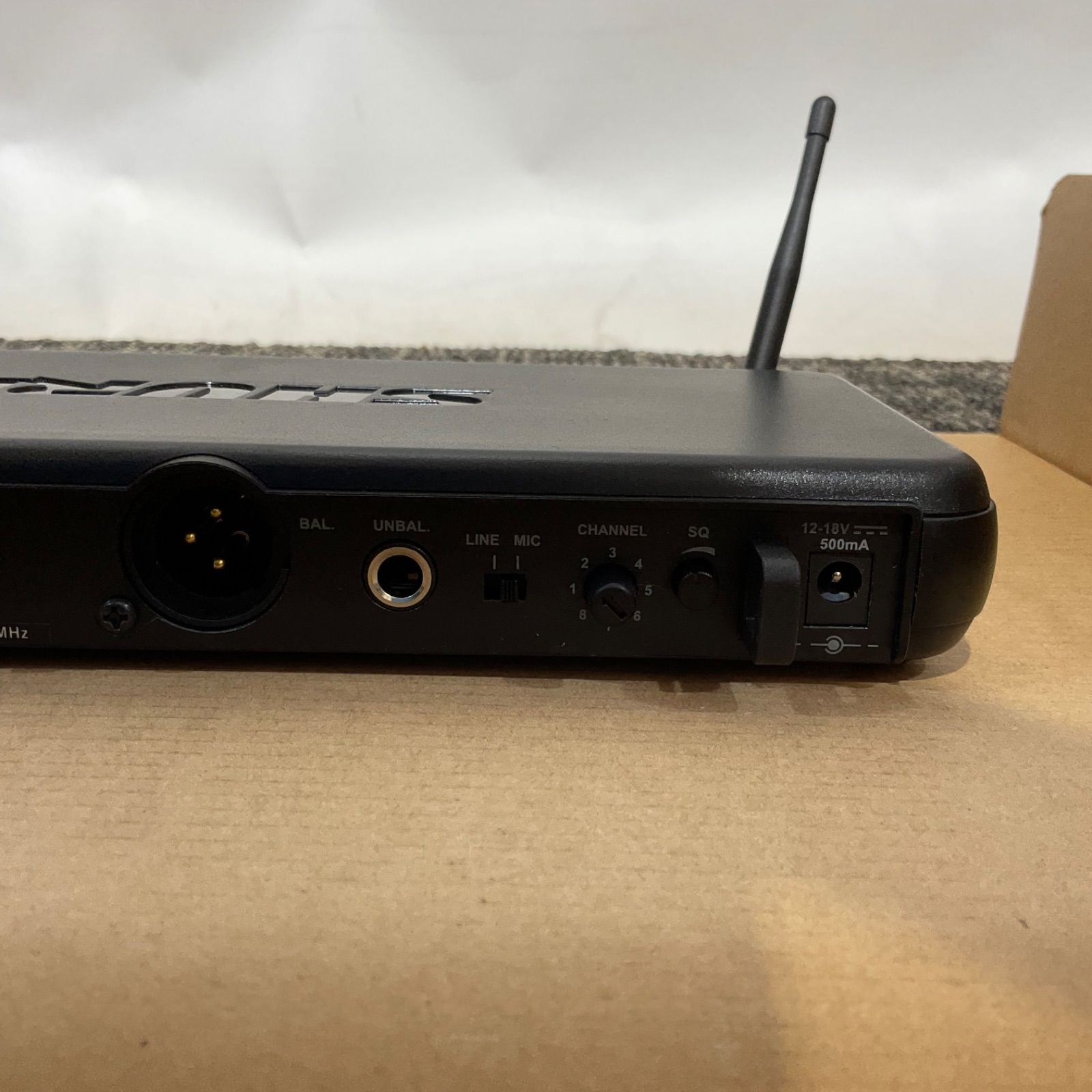 SHURE・シュア】SVX4 ワイヤレスシステム【電源確認!!、返品対応可