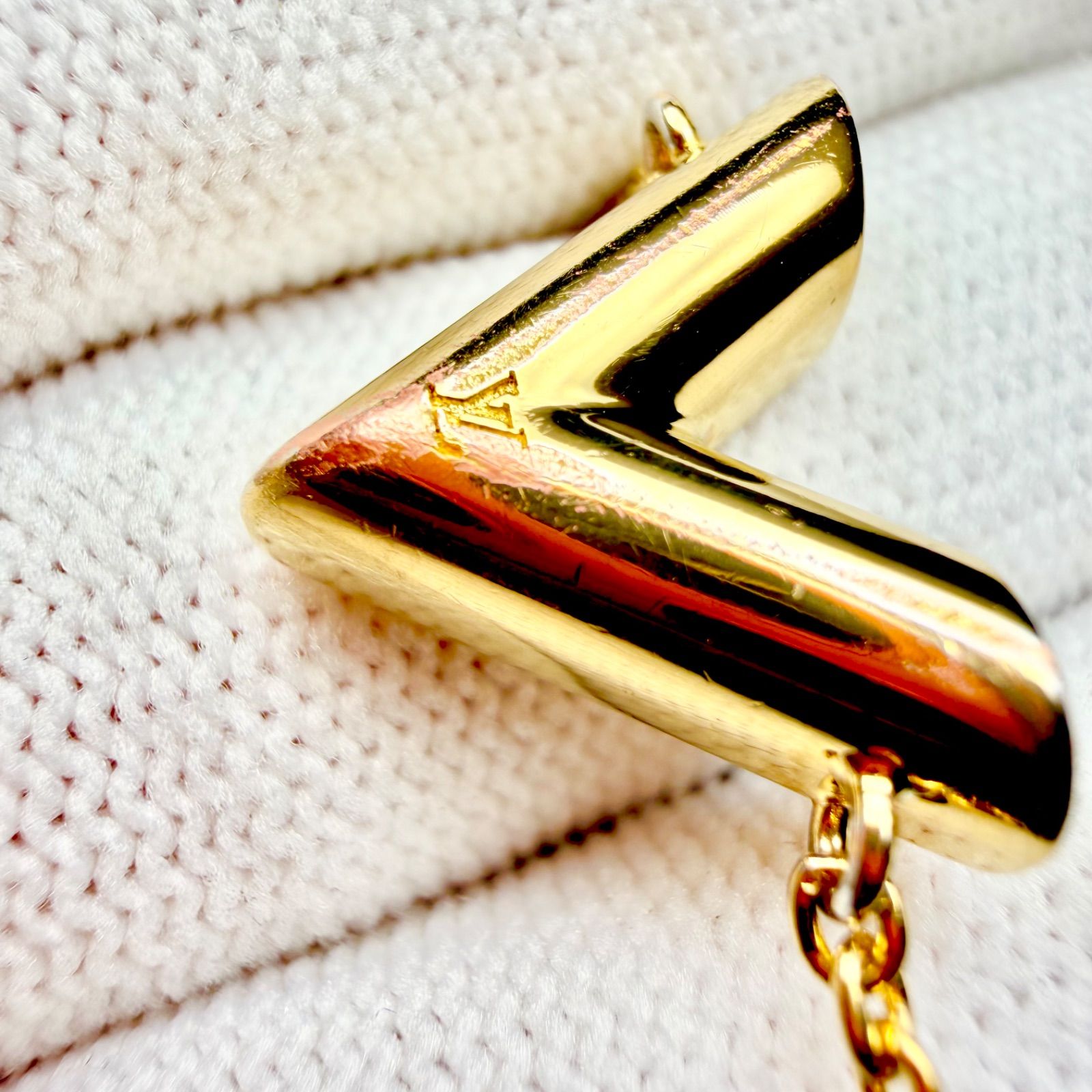 LOUIS VUITTON ルイヴィトン エセンシャルV ゴールド ブレスレット 