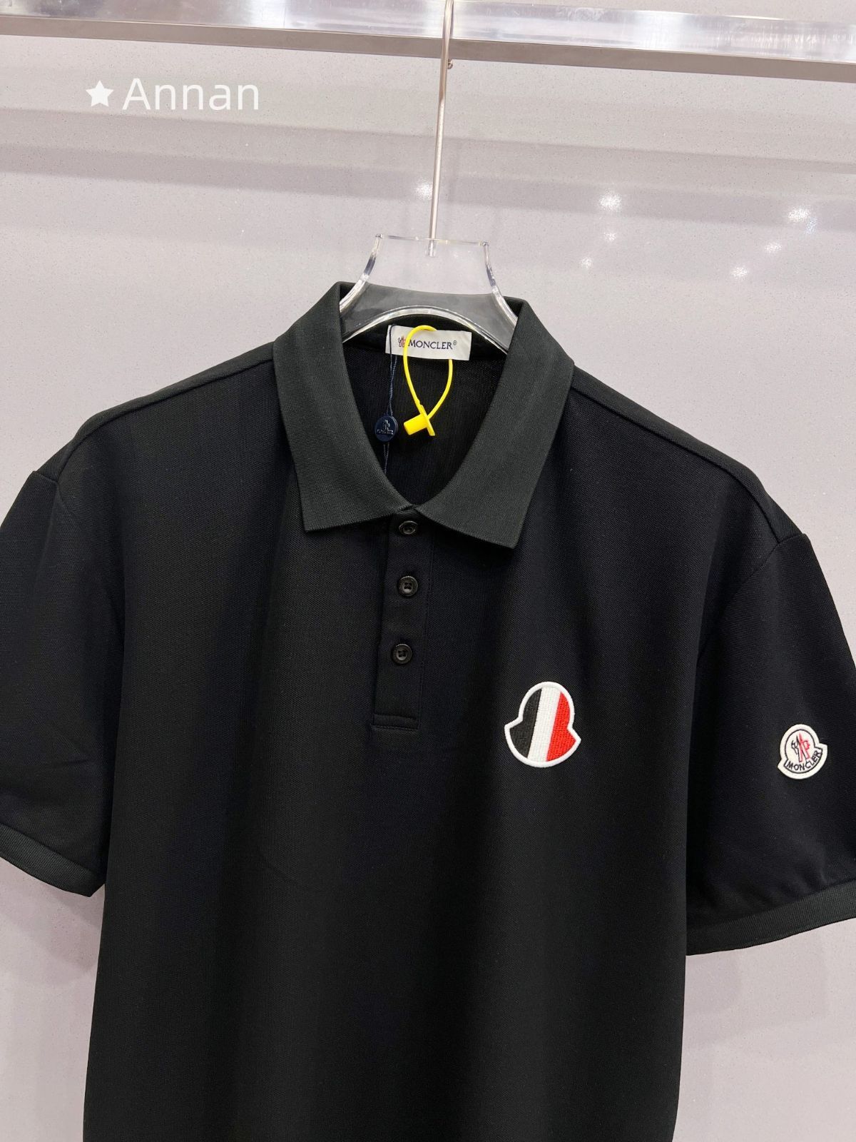 新品　未使用　Moncler ポロシャツ タグ付き Moncler ブラウン ポロシャツ Sサイズ 未使用品、タグ付き難あり