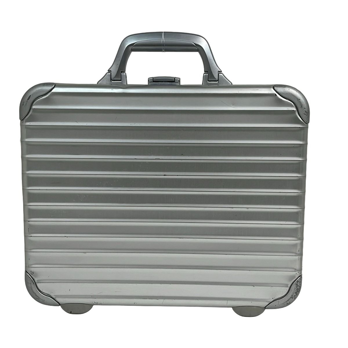【最終値下げ】RIMOWA トパーズ アルミビジネスケース ドイツ製 鍵付 希少 RIMOWA - RIMOWA リモワ トパーズ 廃盤 青ロゴ 希少 32L 2輪 中古の
