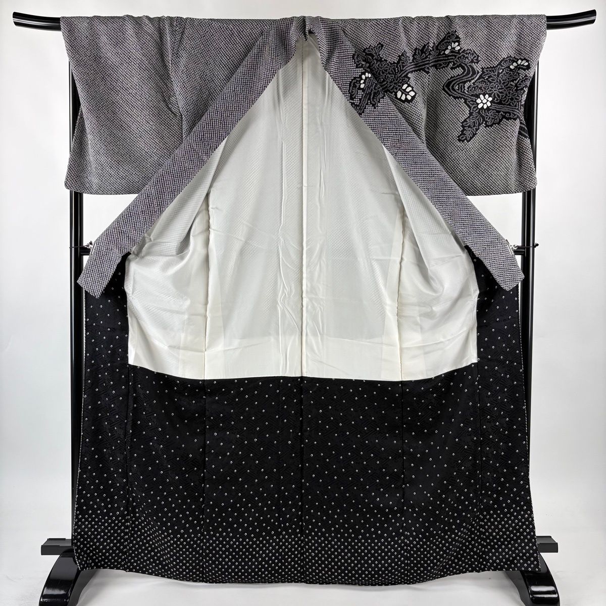 美品】 訪問着 身丈168cm 裄丈70cm L 袷 菊 松 総絞り 黒灰 正絹 秀品