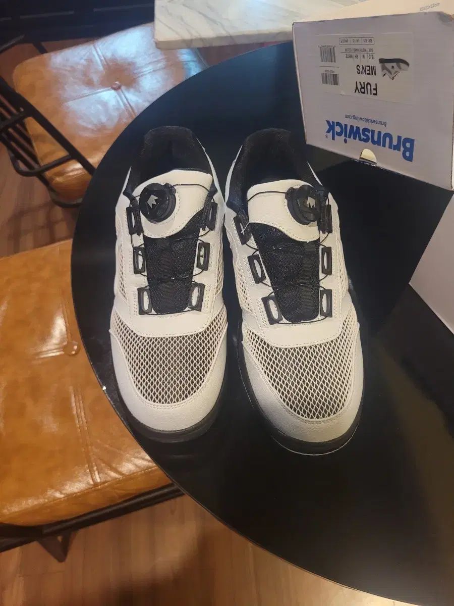 BRUNSWICK（ブランズウィック） フューリー ボーリングシューズ 265 出品 26,030円