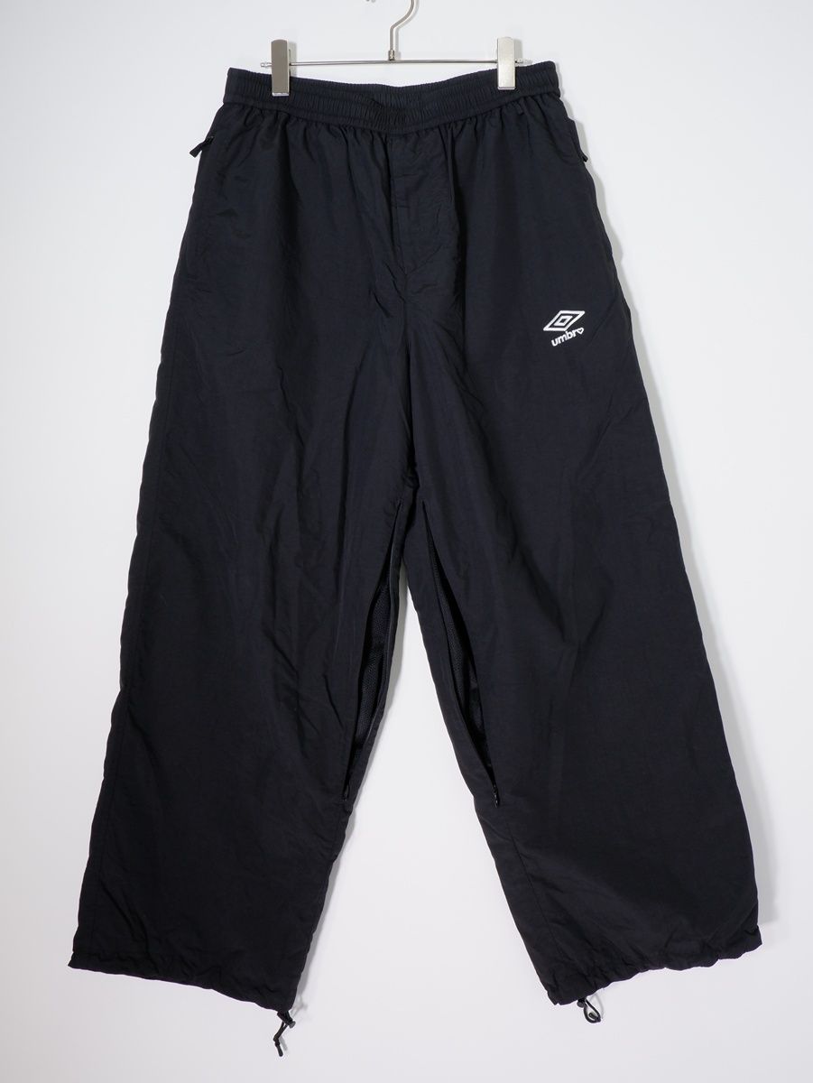 BASICKSベイシックス ×UMBROアンブロ BASICS NYRON TRACK PANTSワイドトラックパンツ【M】【MPTA81430】 BASICKSベイシックス ×UMBROアンブロ BASICS NYRON TRACK PANTSワイド