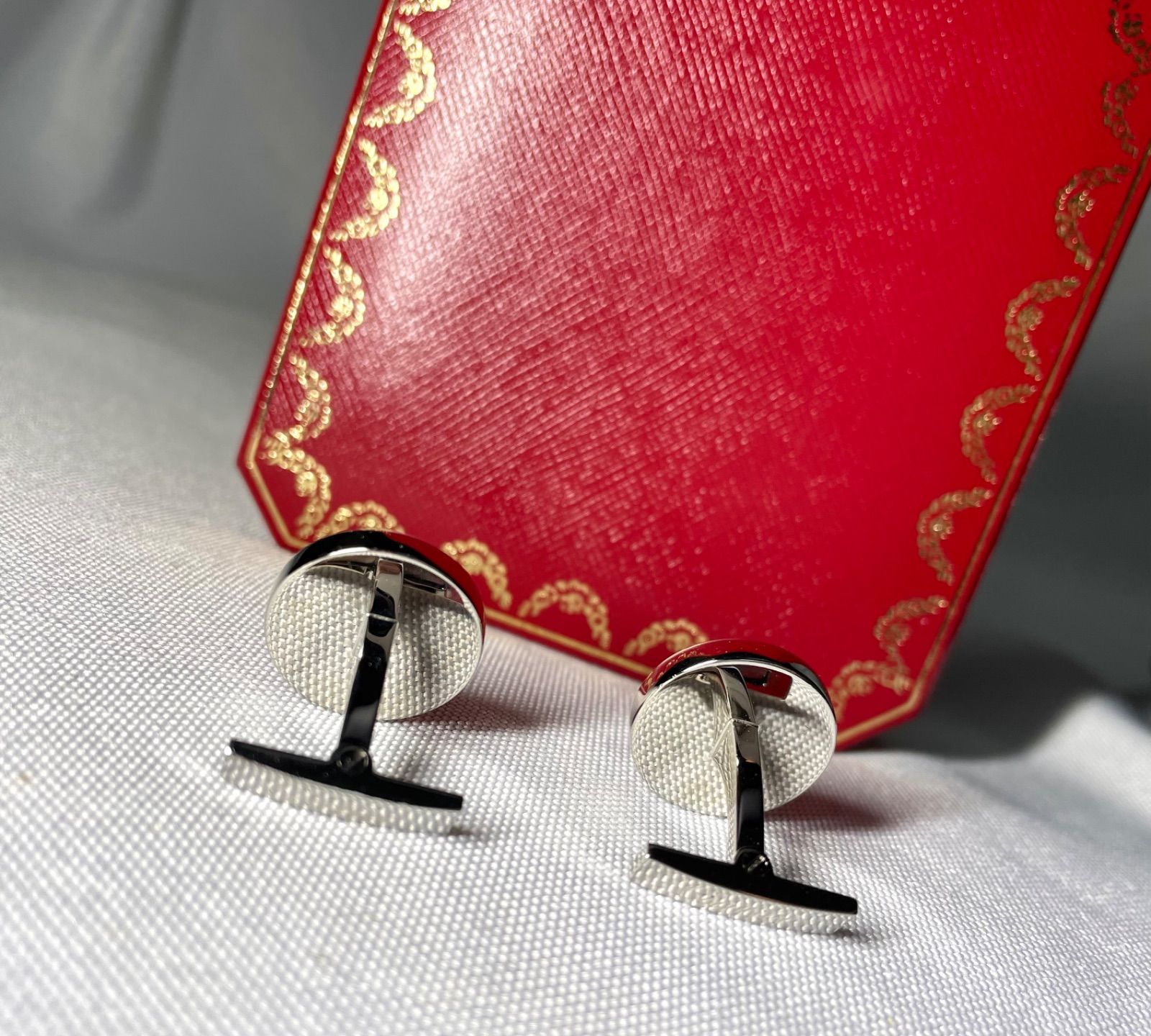 美品 Cartier ドゥーブルC ドゥ カルティエ ロゴ&パターンデザイン
