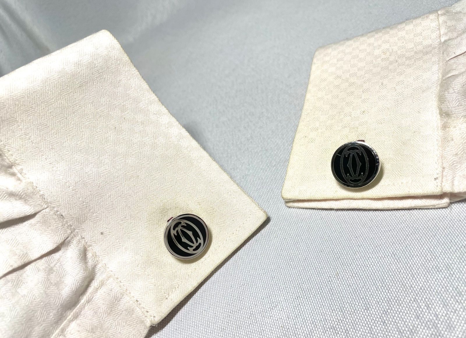 美品 Cartier ドゥーブルC ドゥ カルティエ ロゴ&パターンデザイン