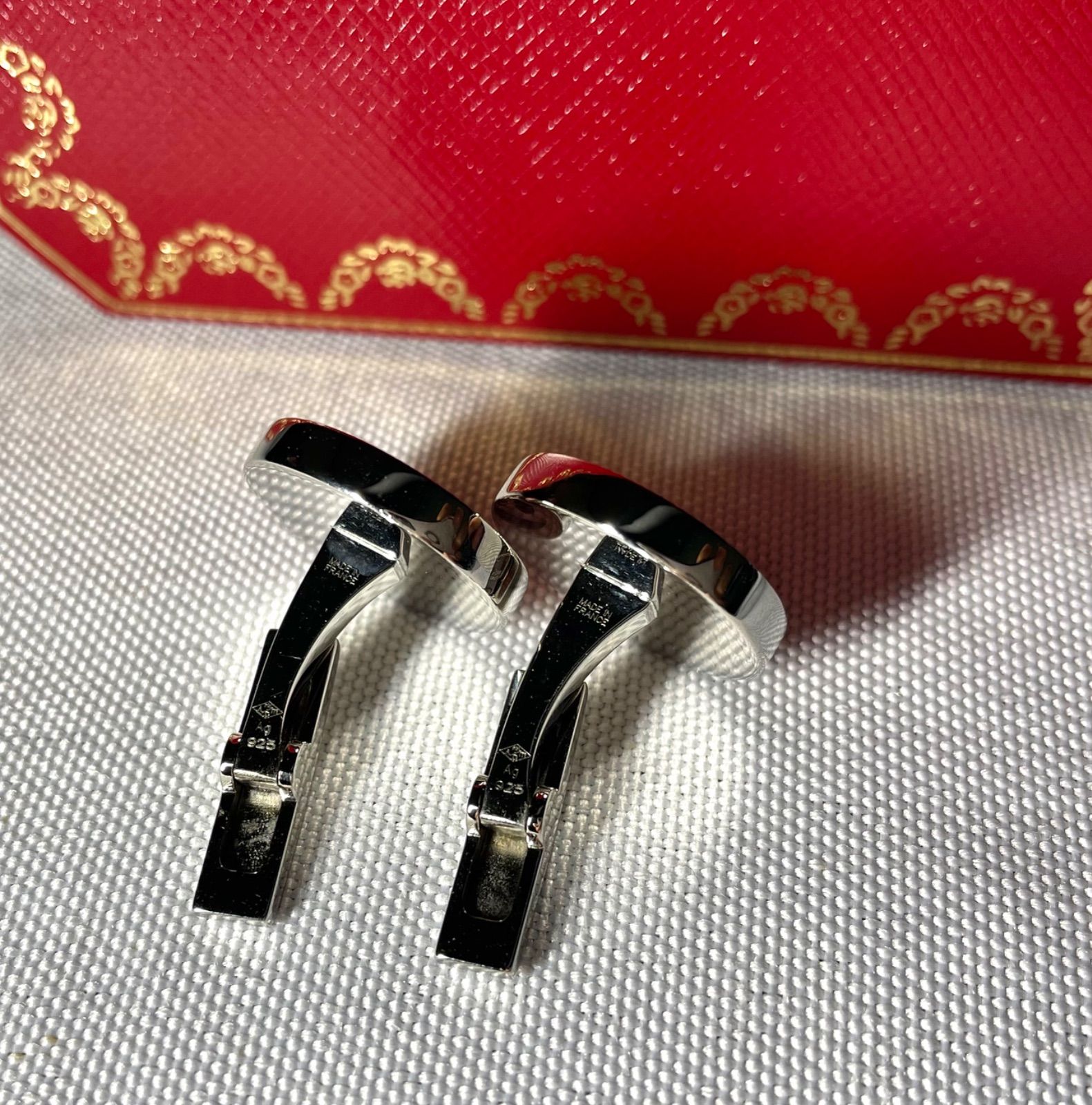 美品 Cartier ドゥーブルC ドゥ カルティエ ロゴ&パターンデザイン
