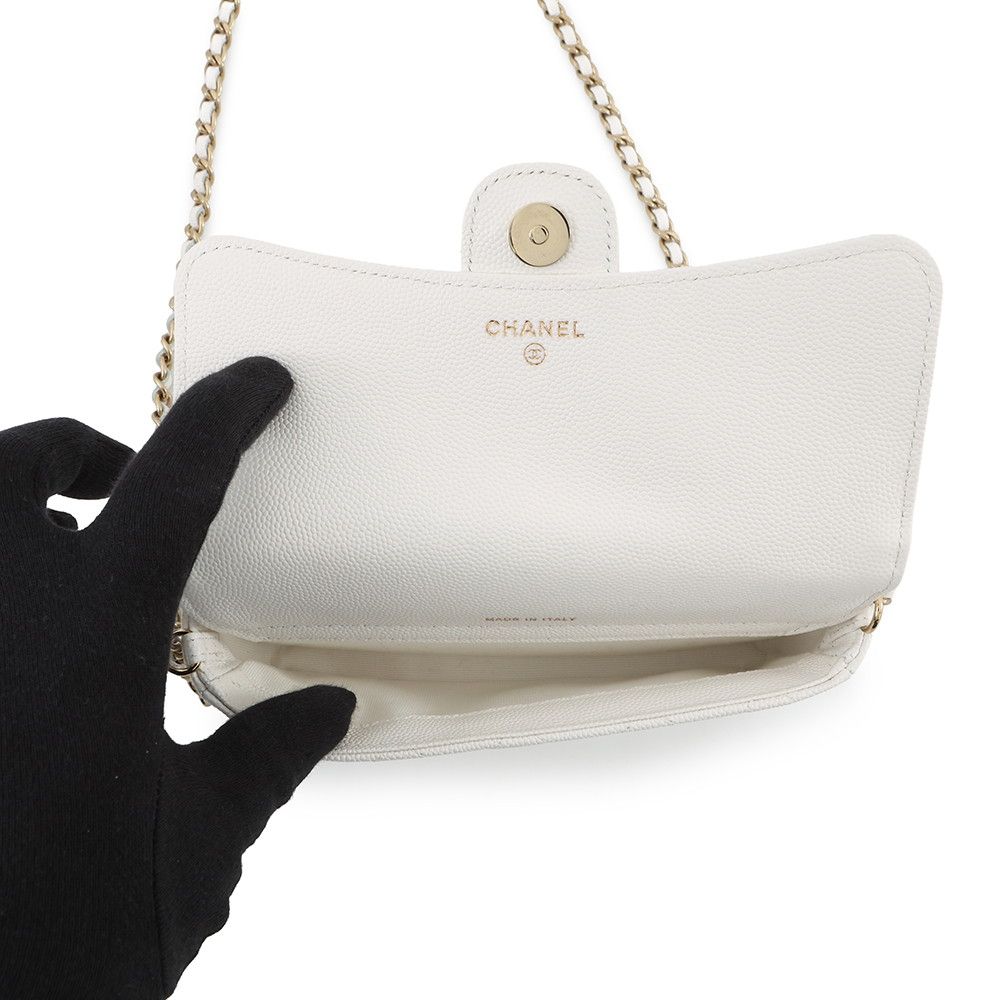 シャネル チェーンショルダーバッグ マトラッセ ココマーク フラップ フォンケース キャビアスキン AP2096 CHANEL 白 シャネル チェーンショルダーバッグ フラップ フォンケース マトラッセ