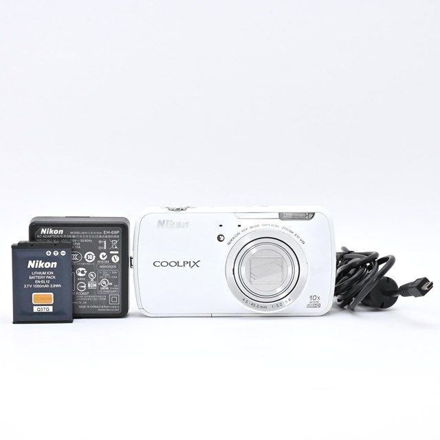 カメラ ＜良品＞ Nikon COOLPIX S800c ホワイト S800CWH｜Android搭載