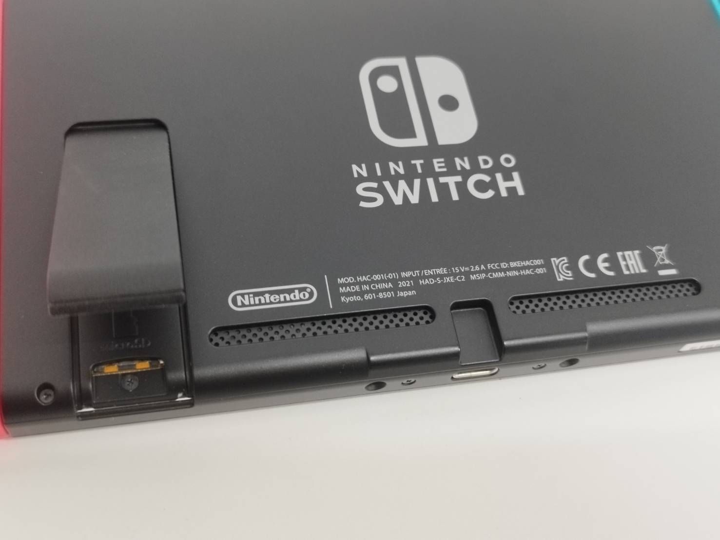 良品】Nintendo Switch HAC-001(-01)/2021年製/バッテリー強化版〈HAD 