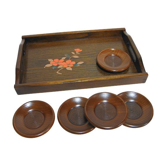 蒔絵山茶花 長手盆･茶托揃 SZ-1100 内容/長手盆:36×22.5×4.5㎝×1･茶托:φ11×2㎝×5 材質/木製漆塗 国内再加工品（蒔絵国内仕上げ）