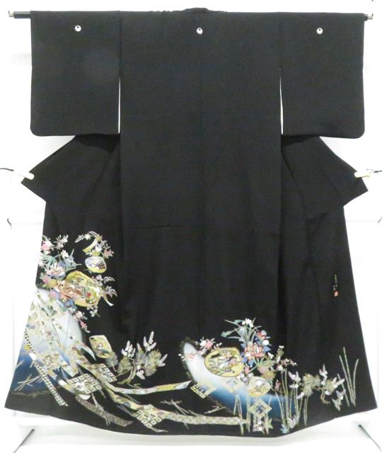 b195 正絹　黒留袖　比翼付　五つ紋　作家物落款　金銀箔　刺繍　着物 一輝堂】黒留袖 作家物 落款入り 五つ紋 金駒刺繍 比翼仕立て 着物