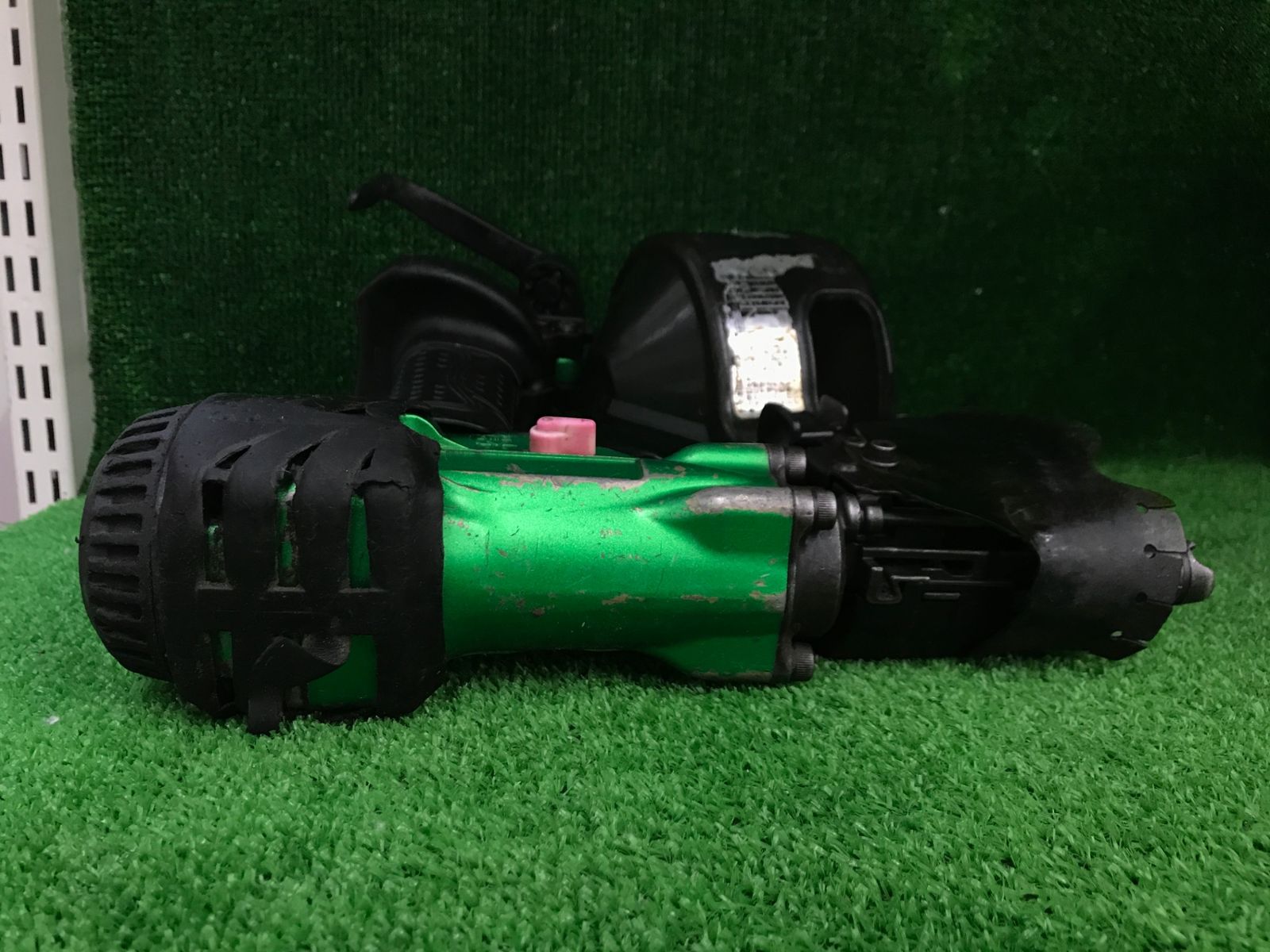 中古品】【0906】☆HiKOKI(日立工機) 50㎜高圧ロール釘打機 