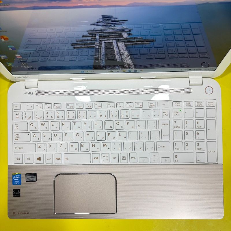 美品dynabook i7/8GB/SSD Win11 Office付 - メルカリ