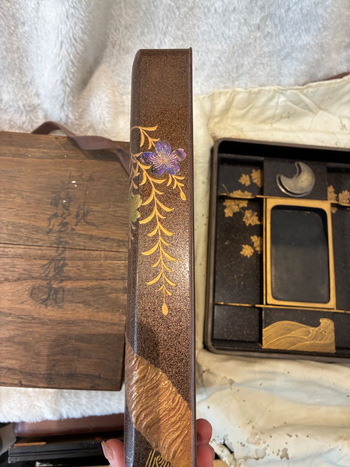 極上品】時代蒔絵螺鈿硯箱 桜に流水図 木製漆器 書道具 共箱付 - メルカリ